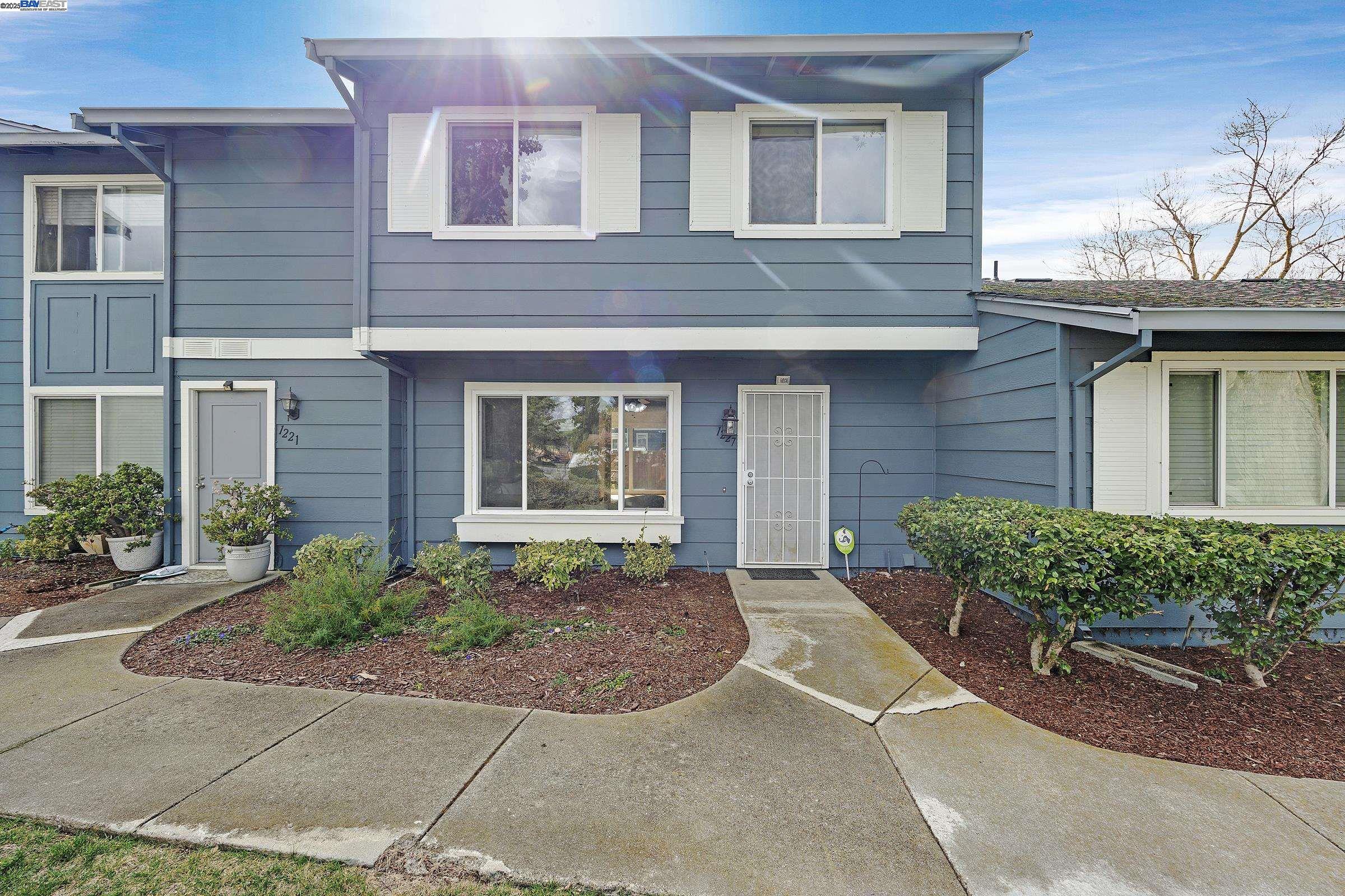 More Details about MLS # 41088738 : 1227 SPRING VALLEY CMN
