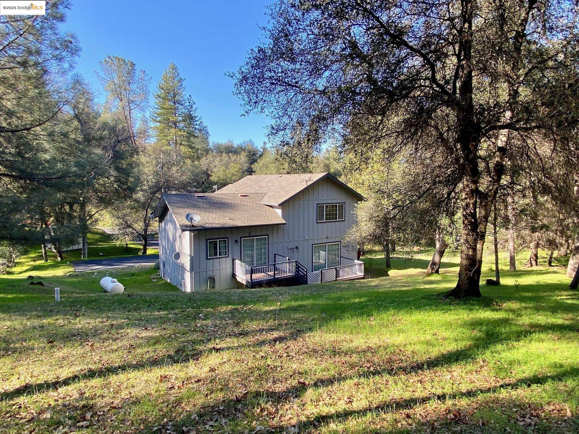 Detail Gallery Image 5 of 56 For 19329 Ferretti, Groveland,  CA 95321 - 3 Beds | 2 Baths