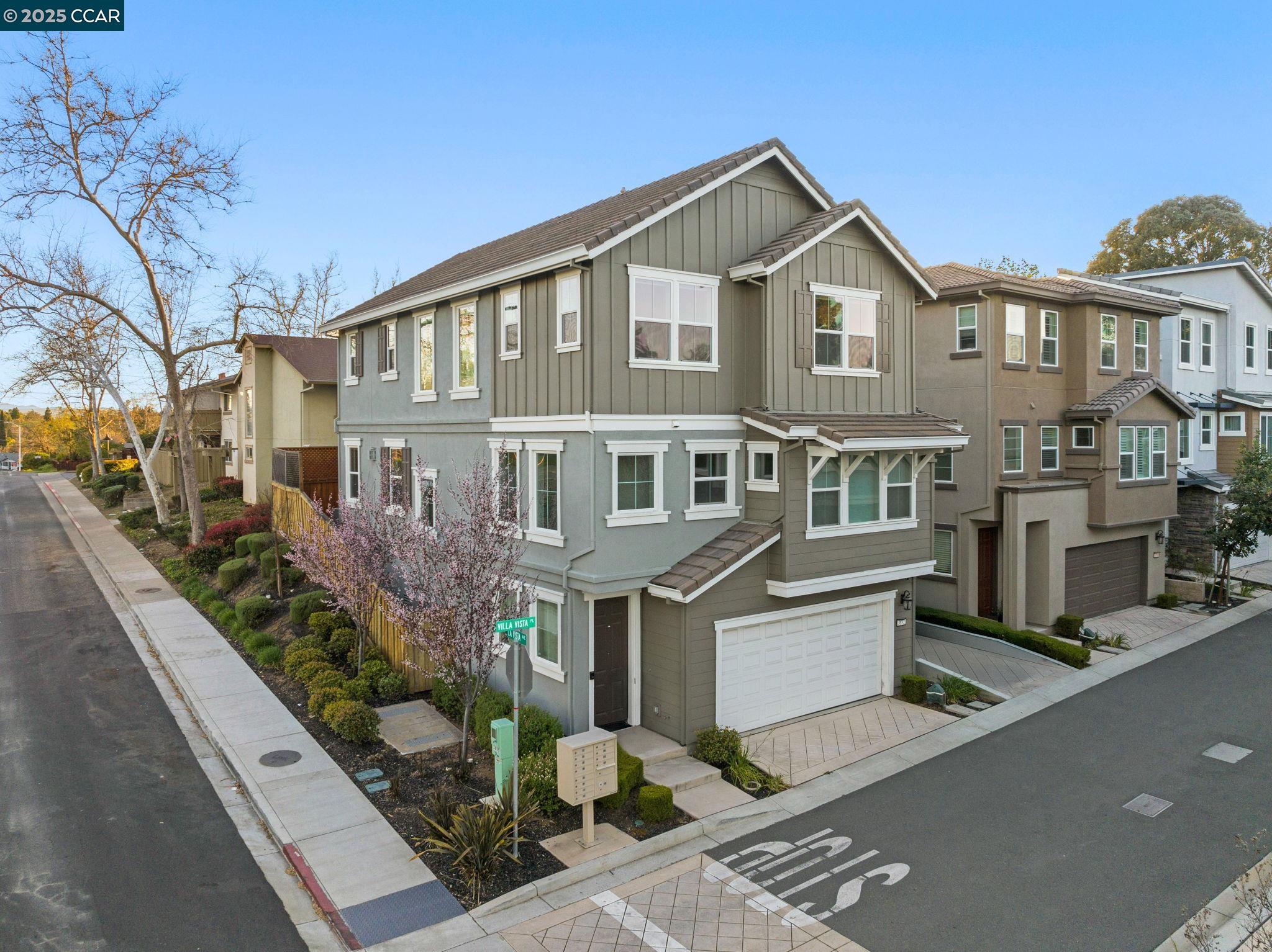 Detail Gallery Image 1 of 1 For 3892 Villa Vista Pl, Concord,  CA 94521 - 4 Beds | 3 Baths