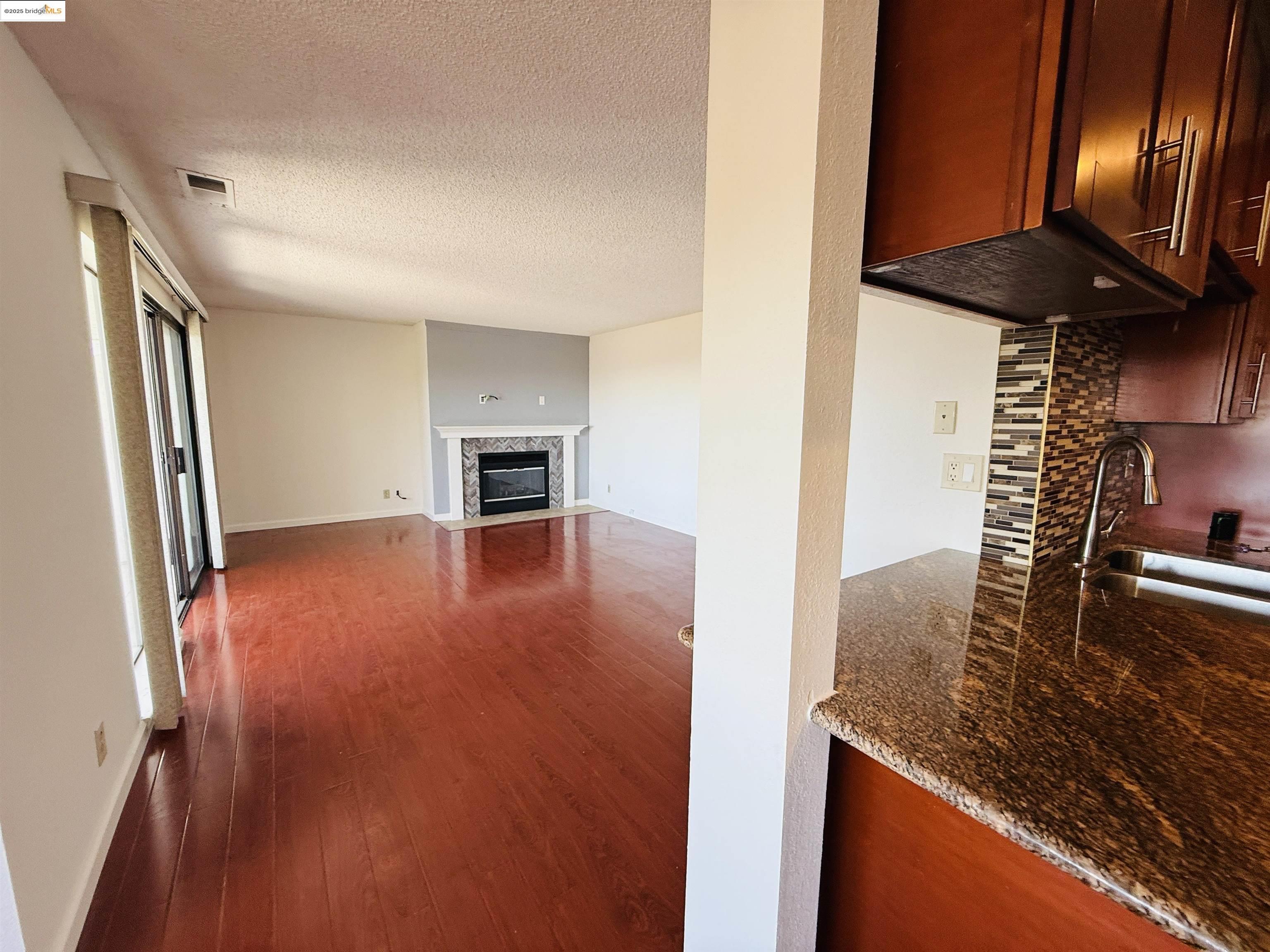 Photo #5: 41088754 Listing: Photo #5