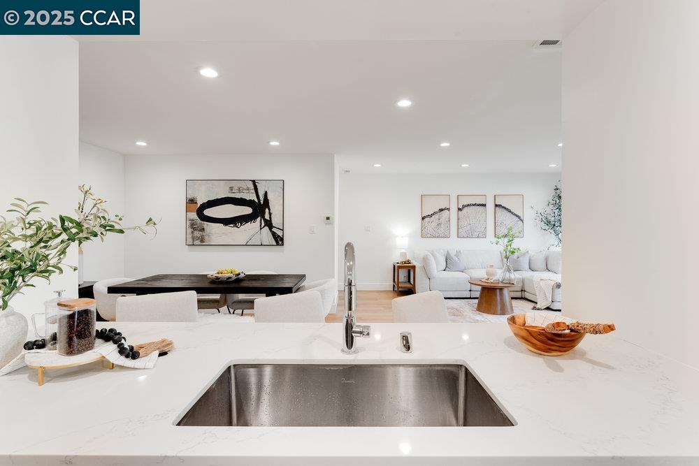 Detail Gallery Image 19 of 22 For 502 Ridgeview Ct, Pleasant Hill,  CA 94523 - 3 Beds | 2/1 Baths