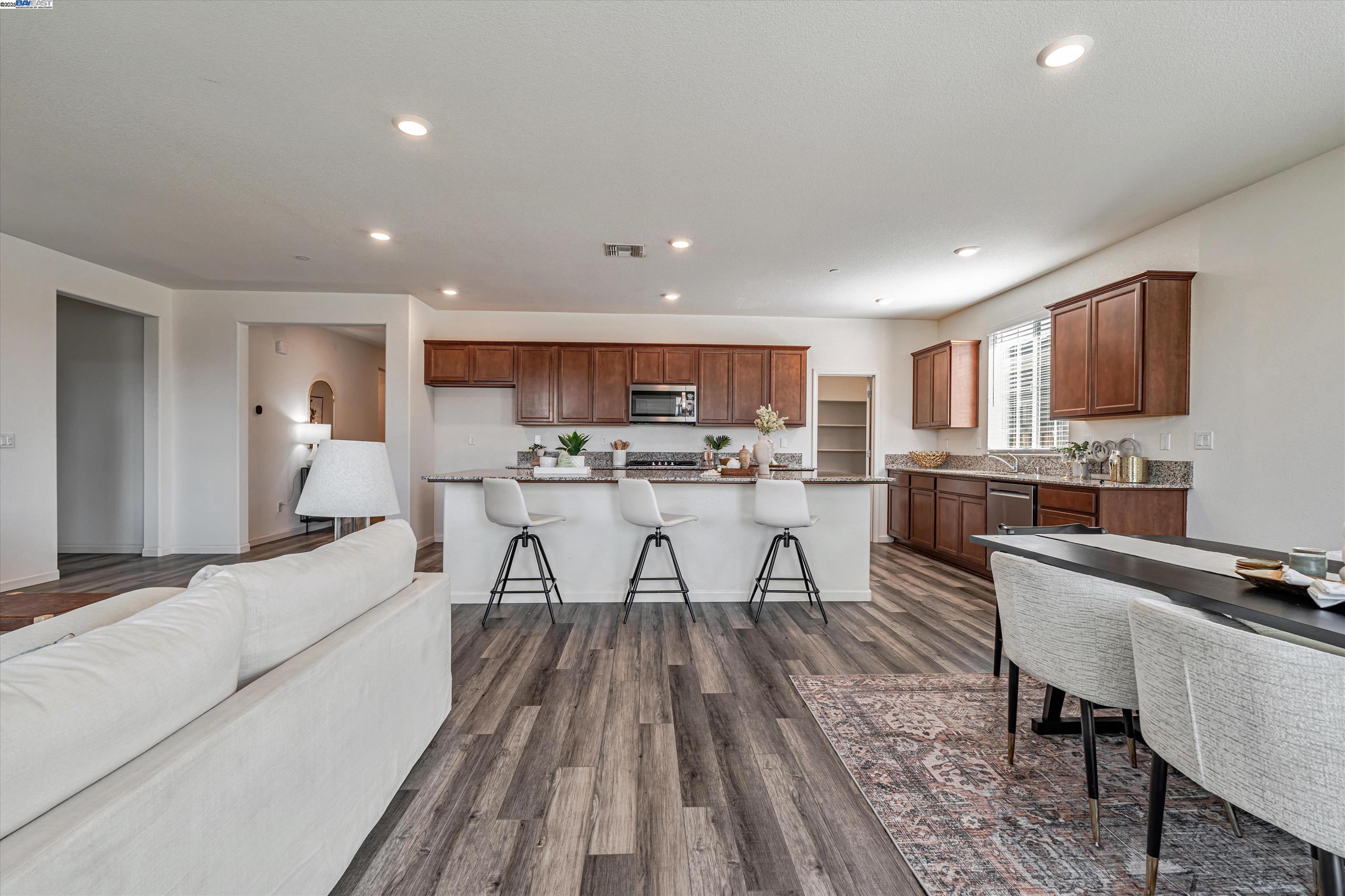 Detail Gallery Image 11 of 49 For 612 Chimes St, Lathrop,  CA 95330 - 4 Beds | 2 Baths