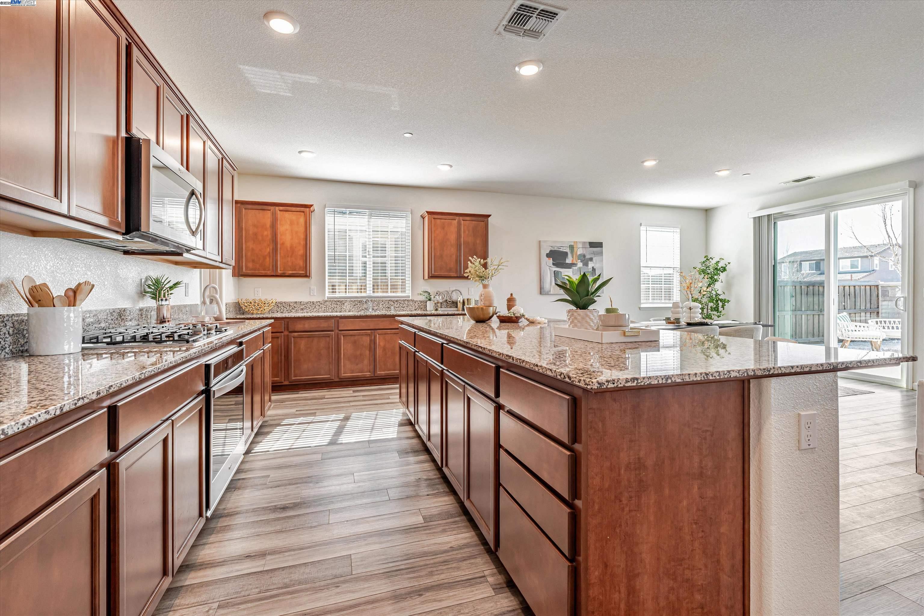 Detail Gallery Image 12 of 49 For 612 Chimes St, Lathrop,  CA 95330 - 4 Beds | 2 Baths