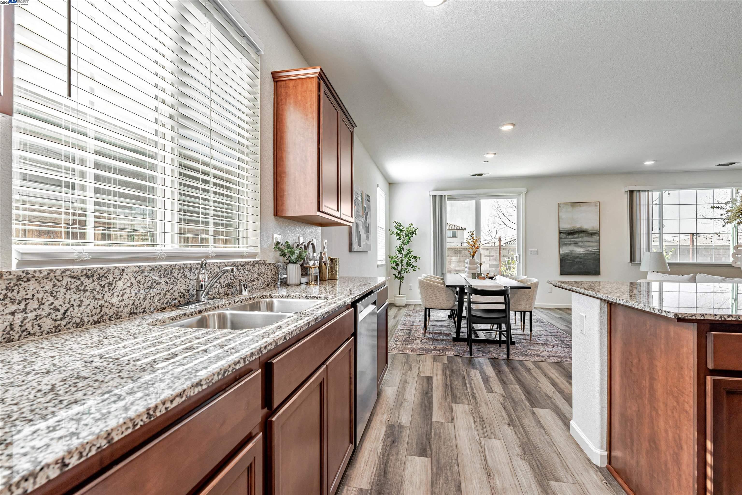 Detail Gallery Image 14 of 49 For 612 Chimes St, Lathrop,  CA 95330 - 4 Beds | 2 Baths
