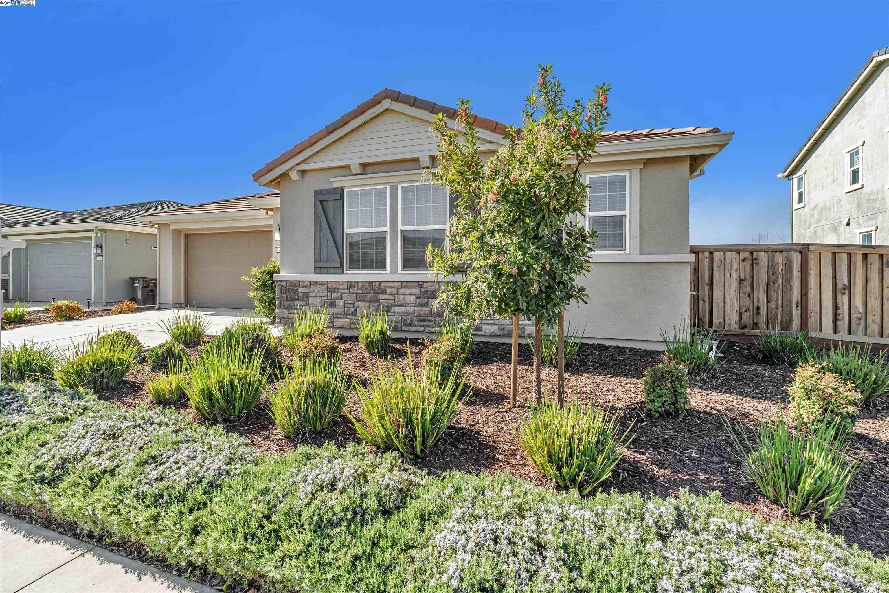 Detail Gallery Image 4 of 49 For 612 Chimes St, Lathrop,  CA 95330 - 4 Beds | 2 Baths