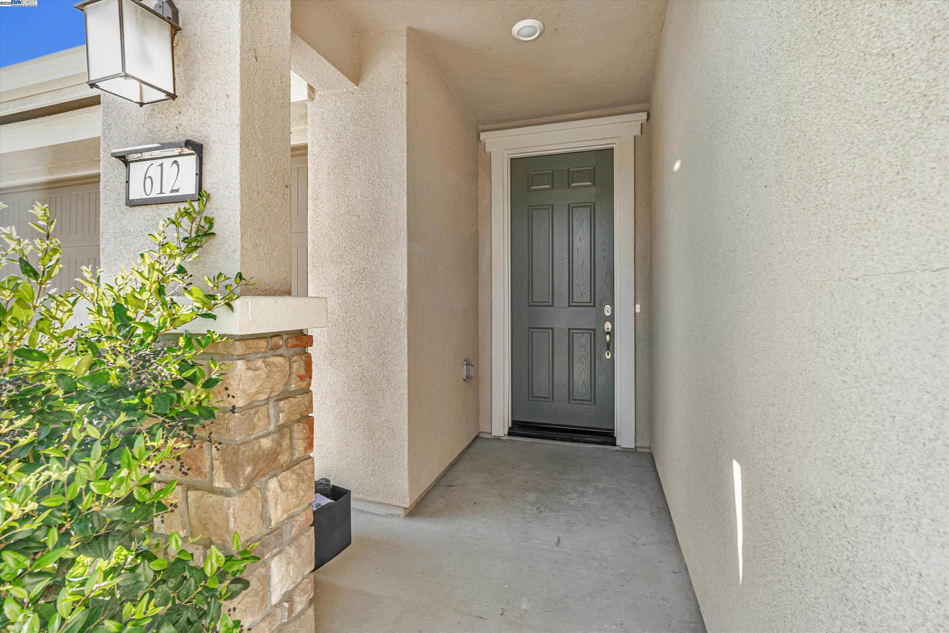Detail Gallery Image 5 of 49 For 612 Chimes St, Lathrop,  CA 95330 - 4 Beds | 2 Baths