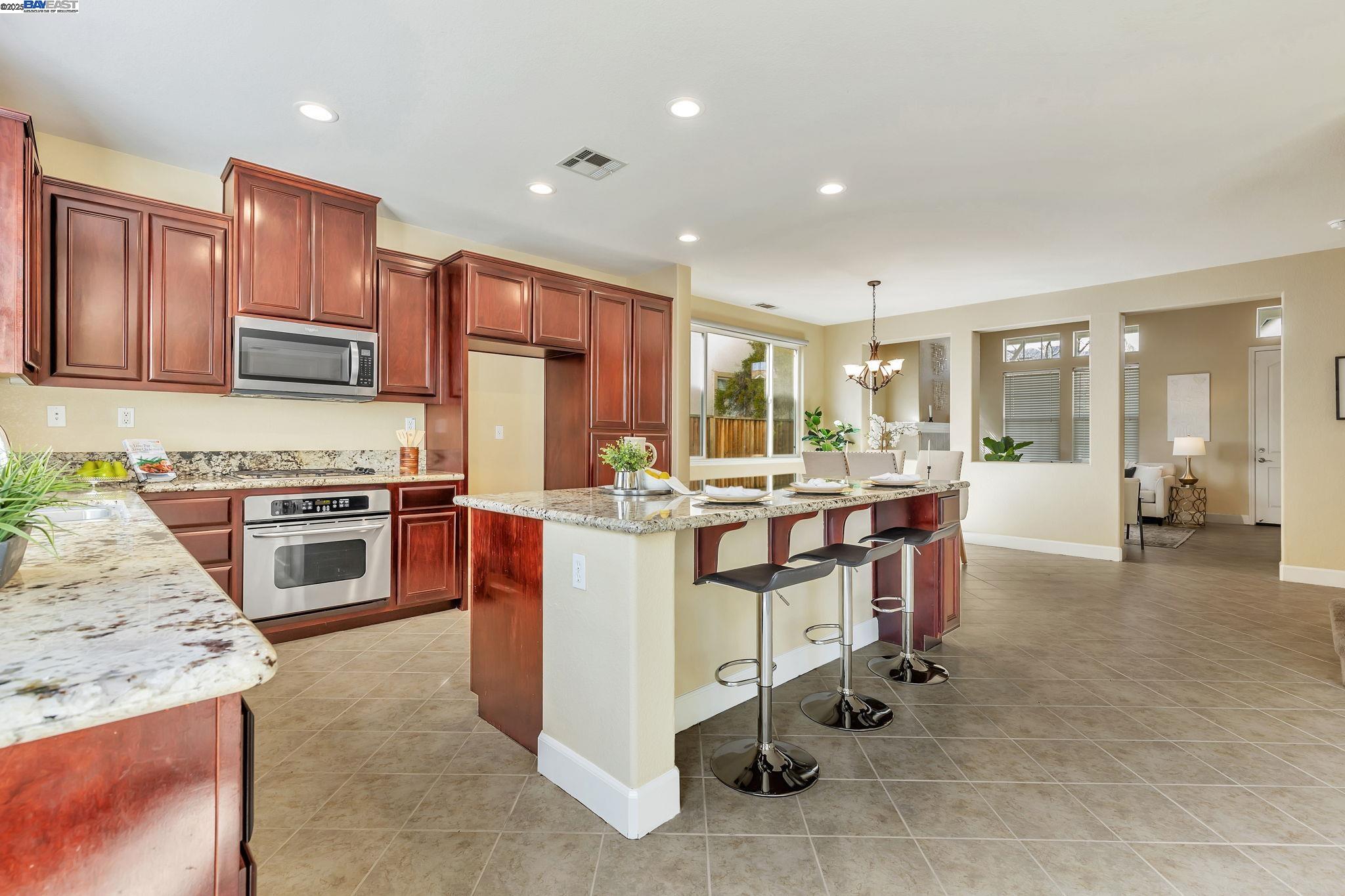 220 Yellow Rose Cir