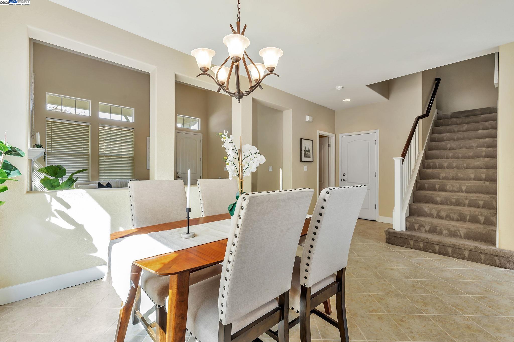 220 Yellow Rose Cir