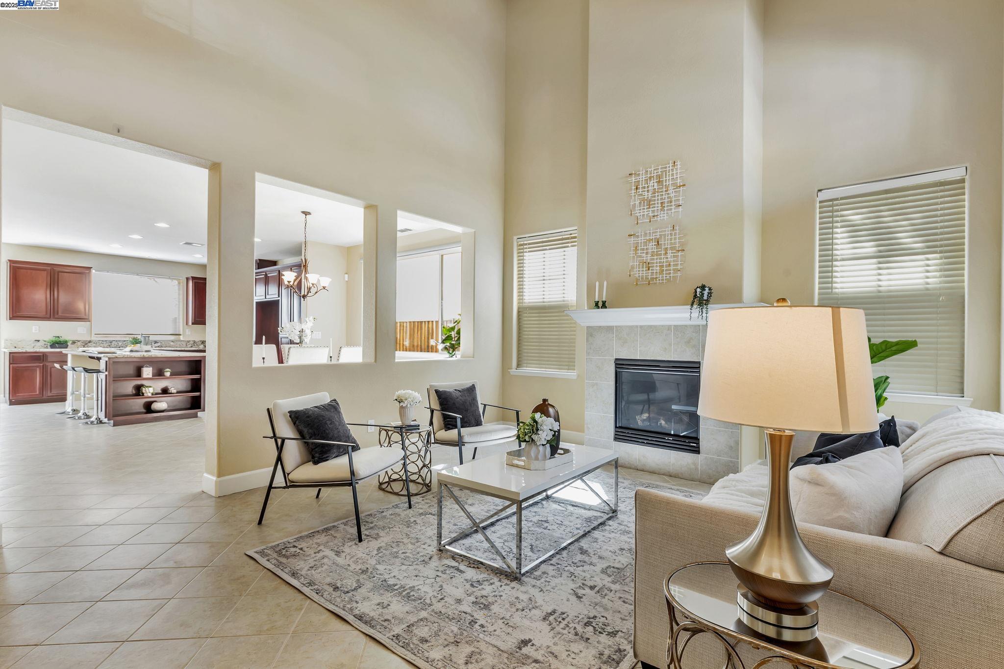 220 Yellow Rose Cir