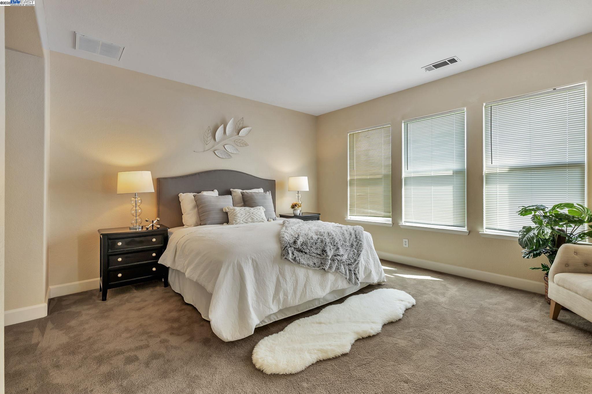 220 Yellow Rose Cir
