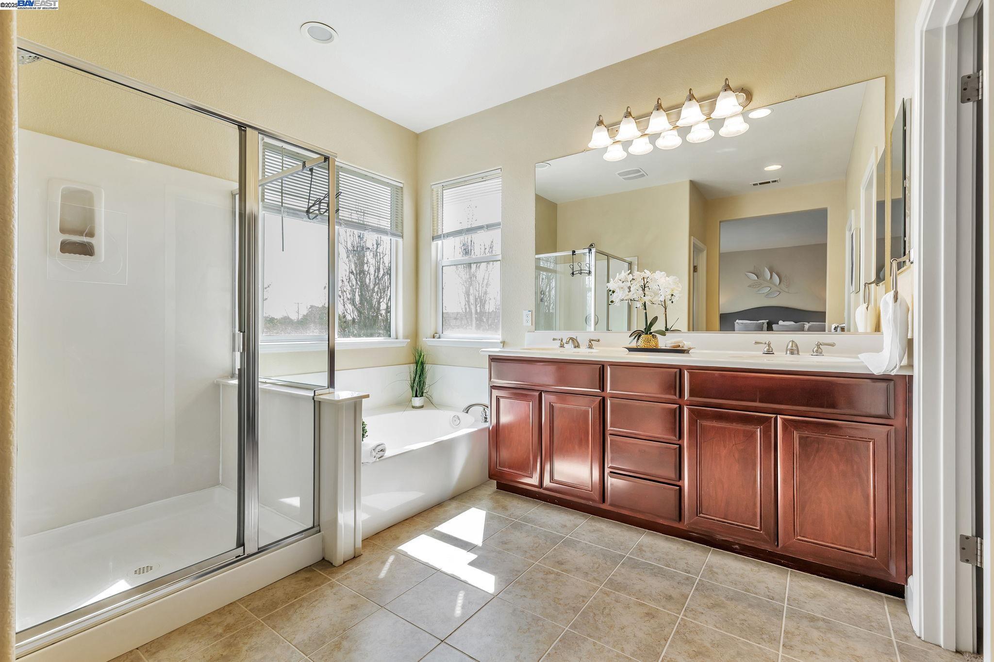 220 Yellow Rose Cir