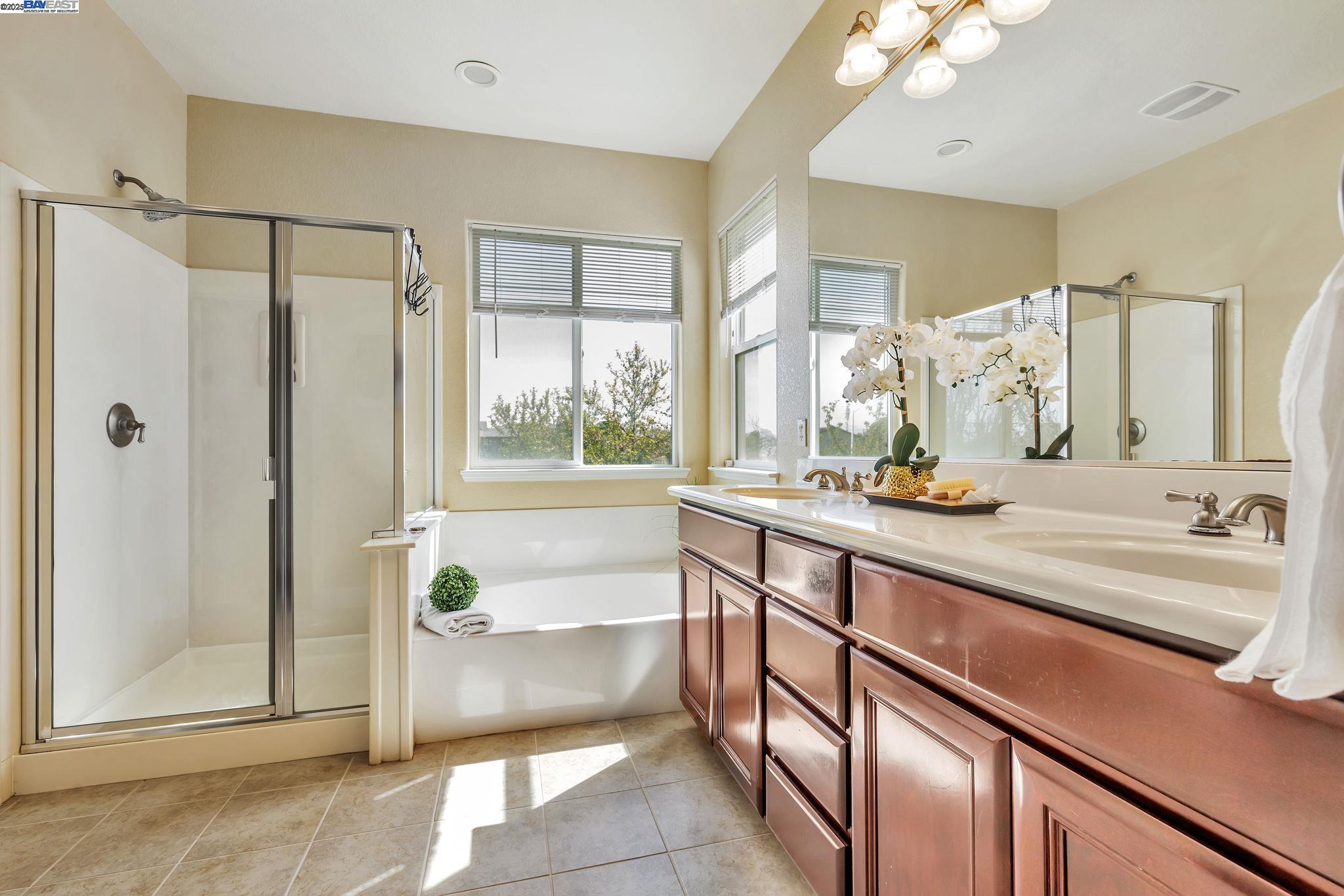 220 Yellow Rose Cir