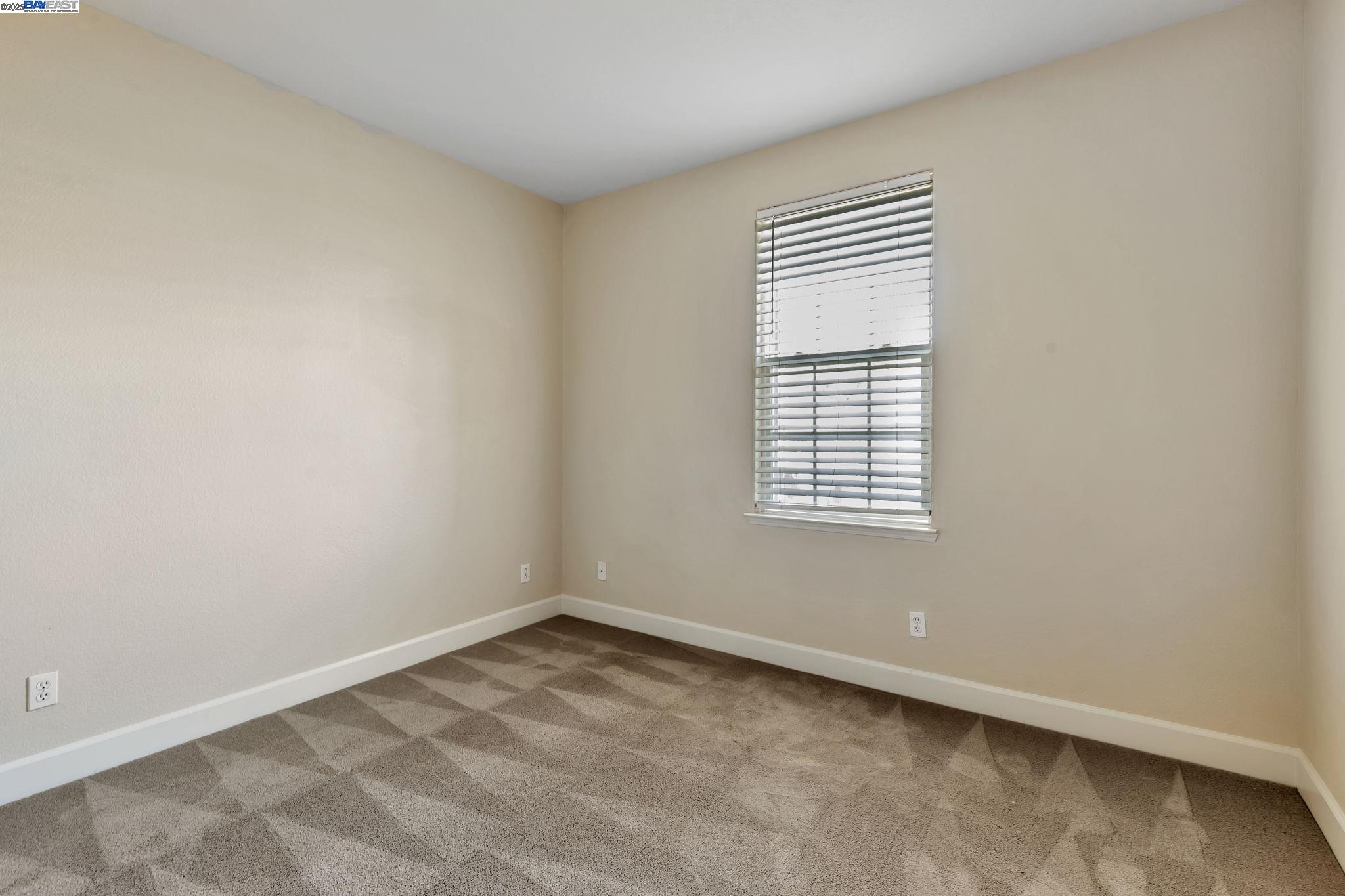 220 Yellow Rose Cir
