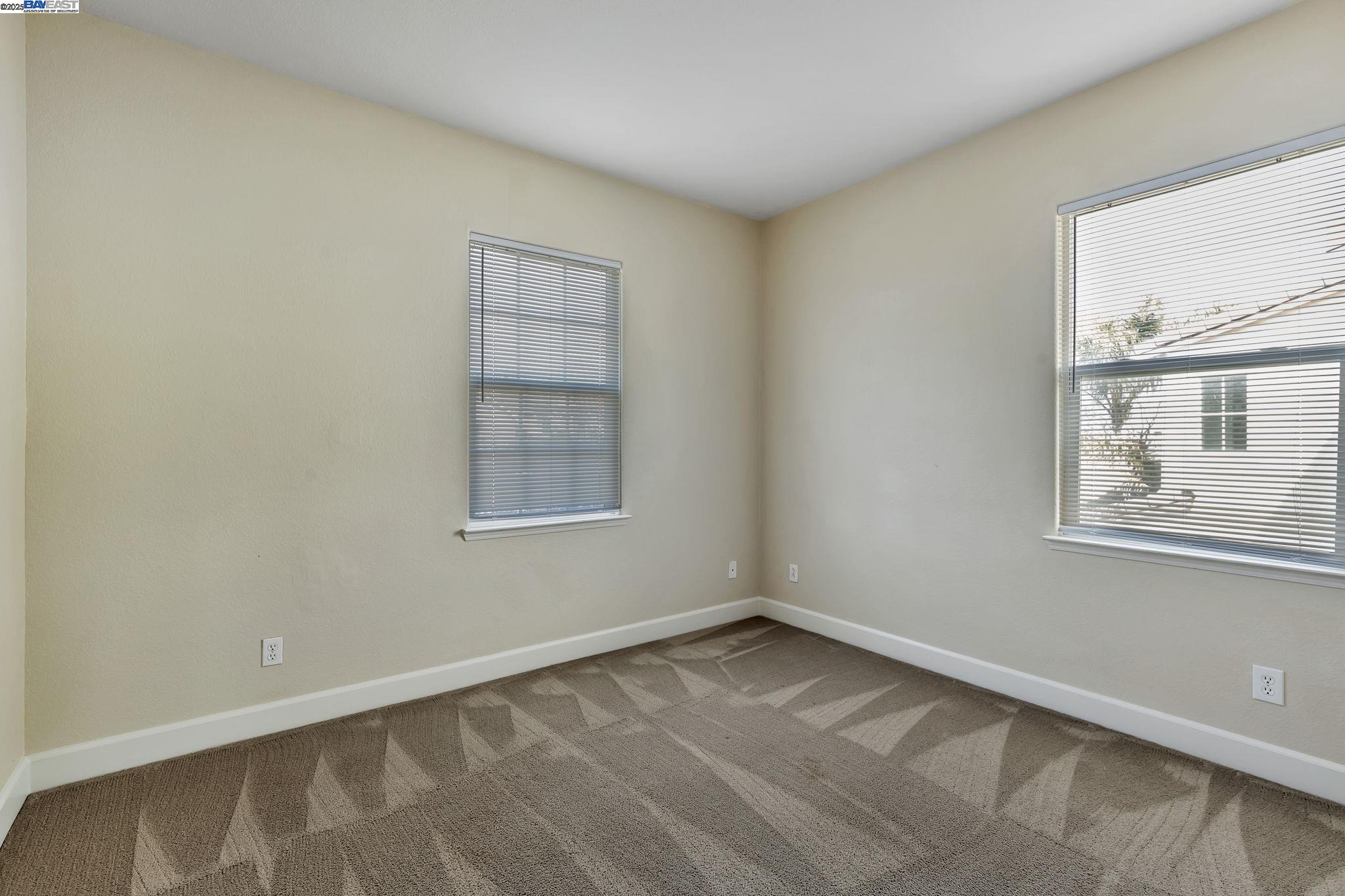 220 Yellow Rose Cir