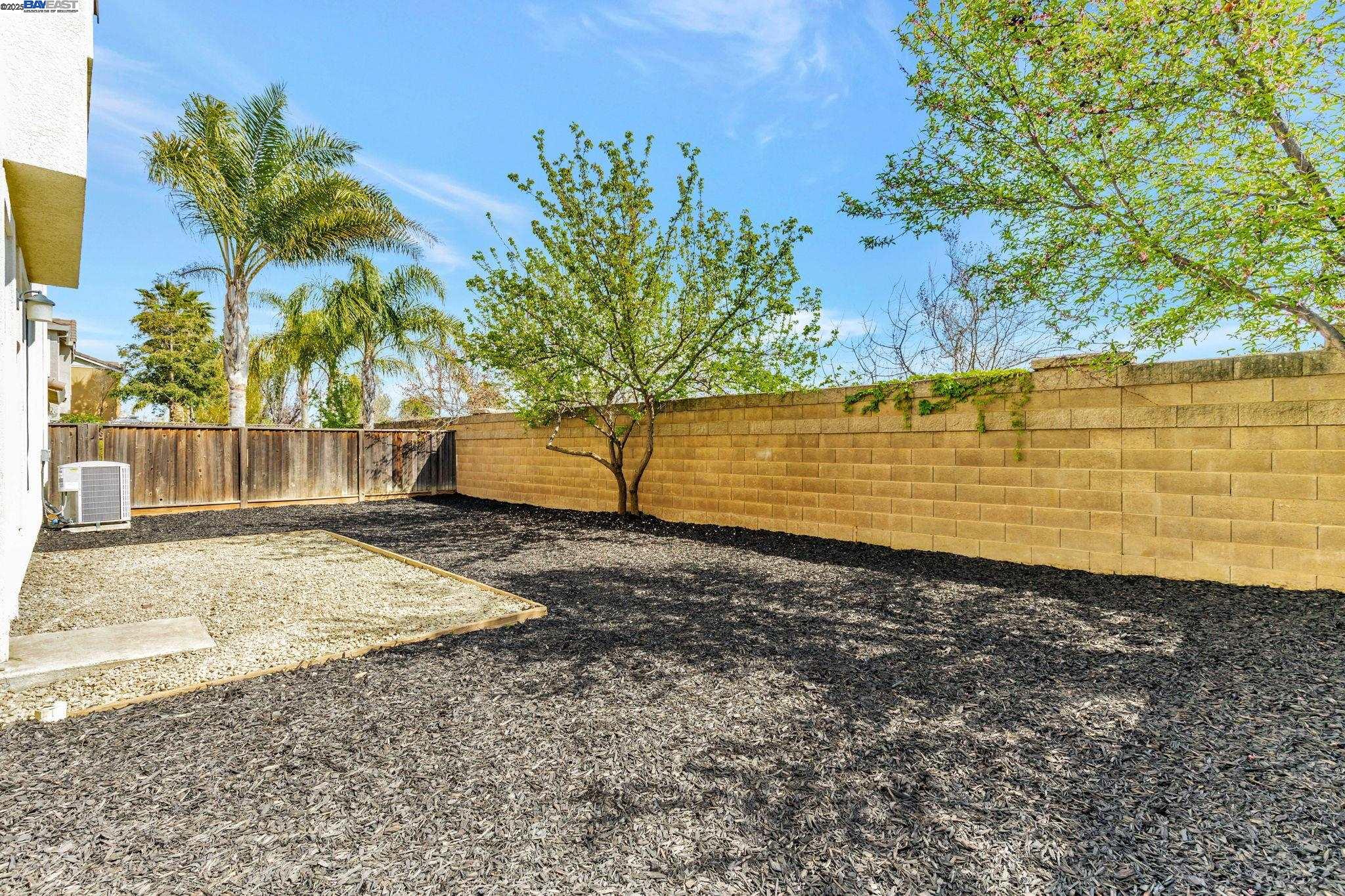 220 Yellow Rose Cir
