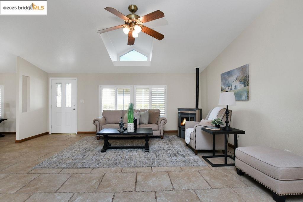 Detail Gallery Image 14 of 60 For 4985 Bixler Road, Byron,  CA 94514 - 7 Beds | 4/1 Baths
