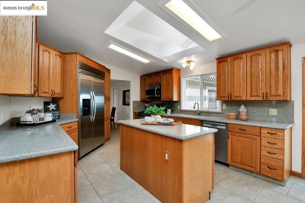 Detail Gallery Image 18 of 60 For 4985 Bixler Road, Byron,  CA 94514 - 7 Beds | 4/1 Baths
