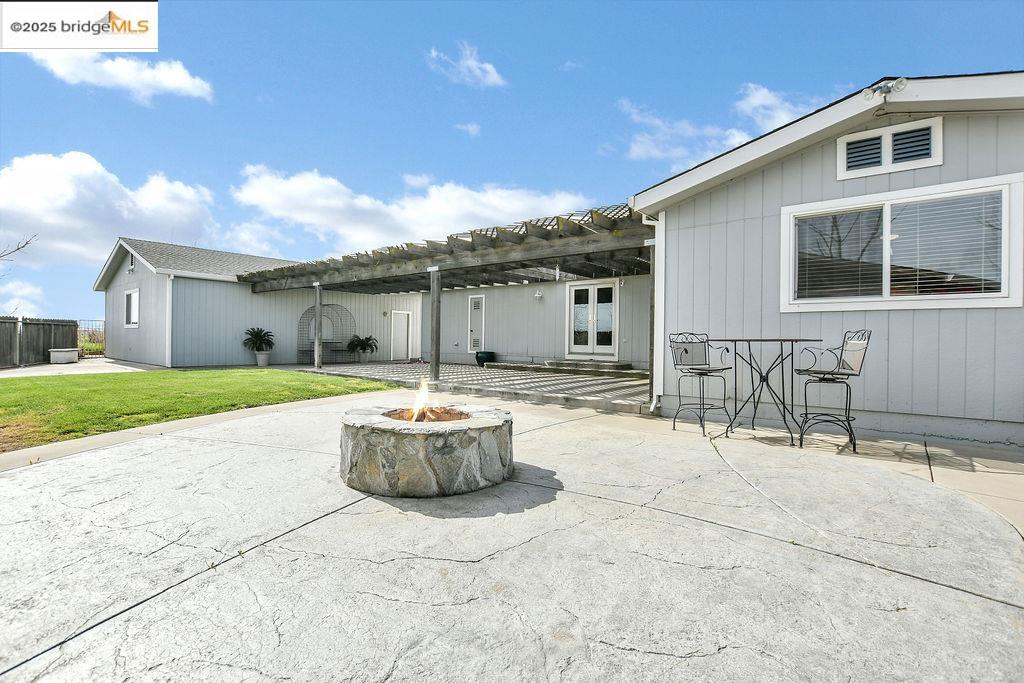 Detail Gallery Image 30 of 60 For 4985 Bixler Road, Byron,  CA 94514 - 7 Beds | 4/1 Baths
