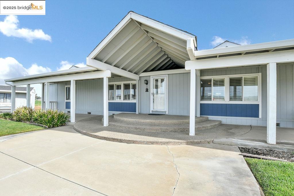 Detail Gallery Image 10 of 60 For 4985 Bixler Road, Byron,  CA 94514 - 7 Beds | 4/1 Baths