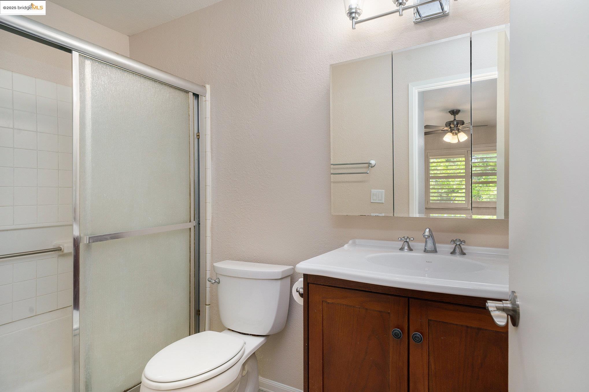 Detail Gallery Image 13 of 14 For 2299 Renwick Ln, Antioch,  CA 94509 - 2 Beds | 2 Baths