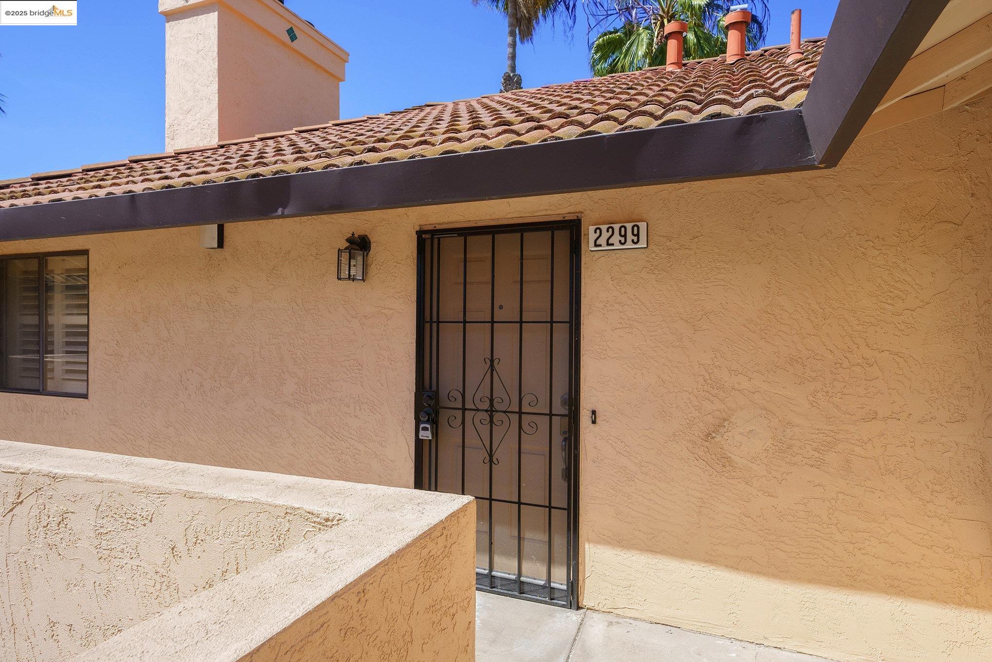 Detail Gallery Image 3 of 14 For 2299 Renwick Ln, Antioch,  CA 94509 - 2 Beds | 2 Baths