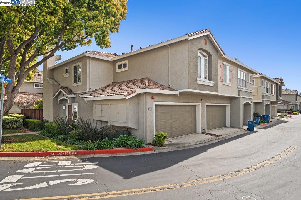 Browse active condo listings in BROOKSTONE