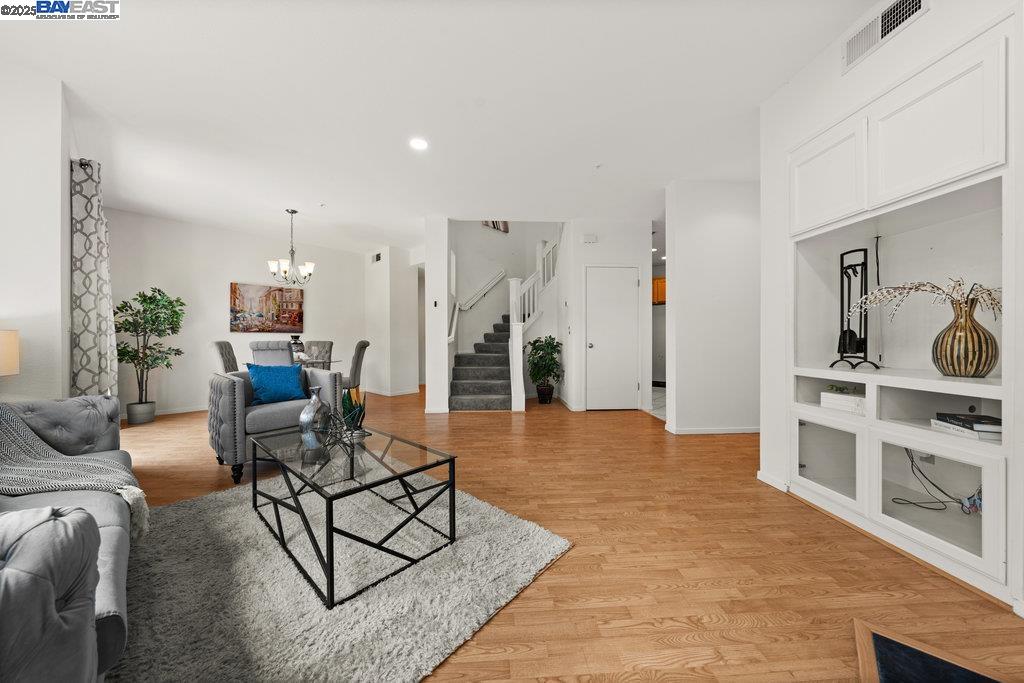 Photo #5: 41088789 Listing 