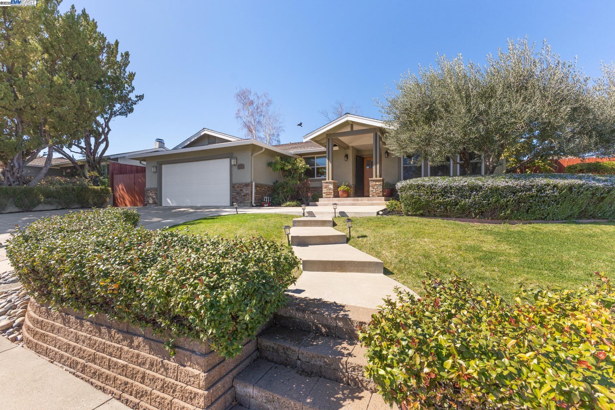Detail Gallery Image 1 of 1 For 1597 Genoa St, Livermore,  CA 94550 - 3 Beds | 2 Baths