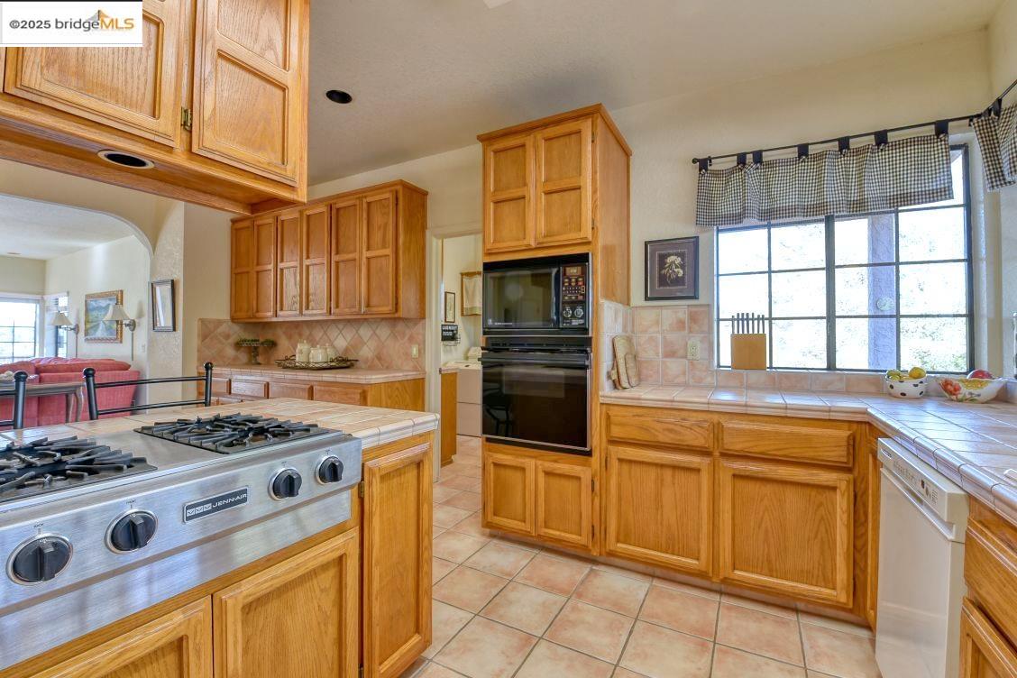Detail Gallery Image 15 of 48 For 20591 Chaparral, Groveland,  CA 95321-8508 - 3 Beds | 3/1 Baths