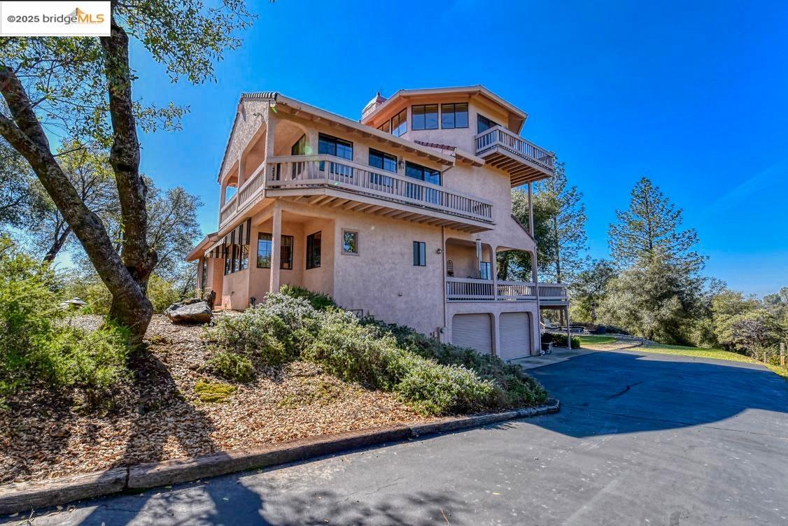 Detail Gallery Image 4 of 48 For 20591 Chaparral, Groveland,  CA 95321-8508 - 3 Beds | 3/1 Baths