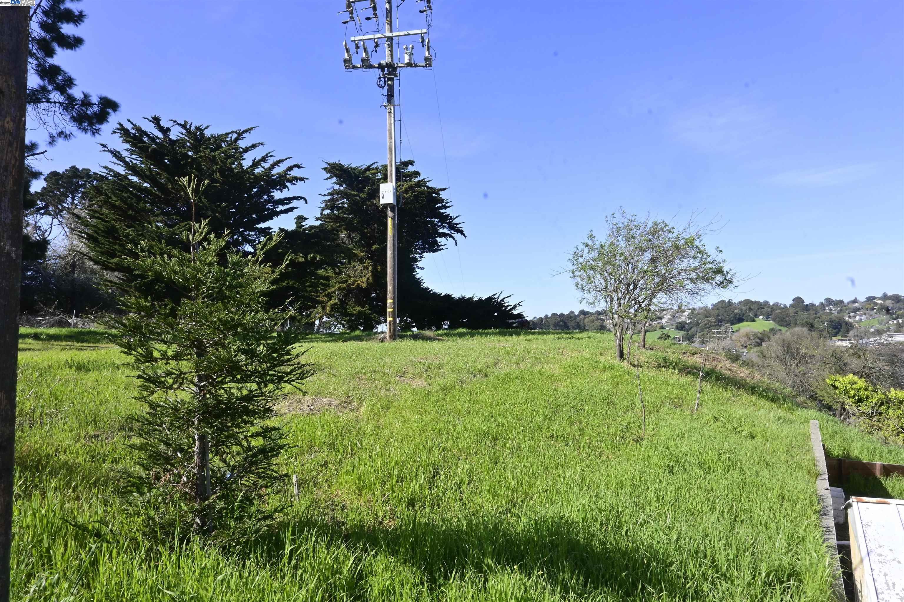 Detail Gallery Image 3 of 36 For 3944 La Cima Rd, El Sobrante,  CA 94803 - – Beds | – Baths