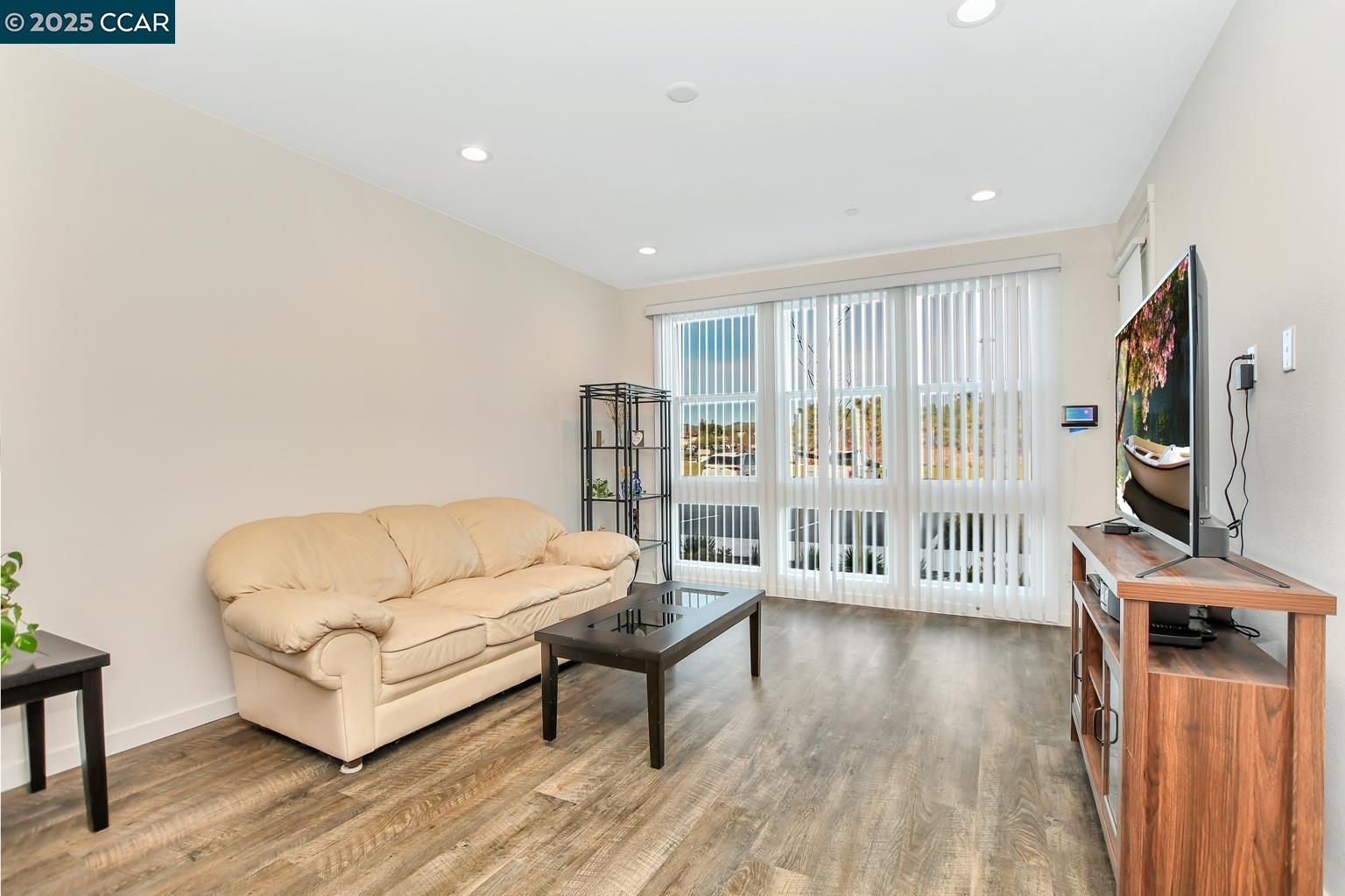 Photo #5: 41088826 Listing: Photo #5