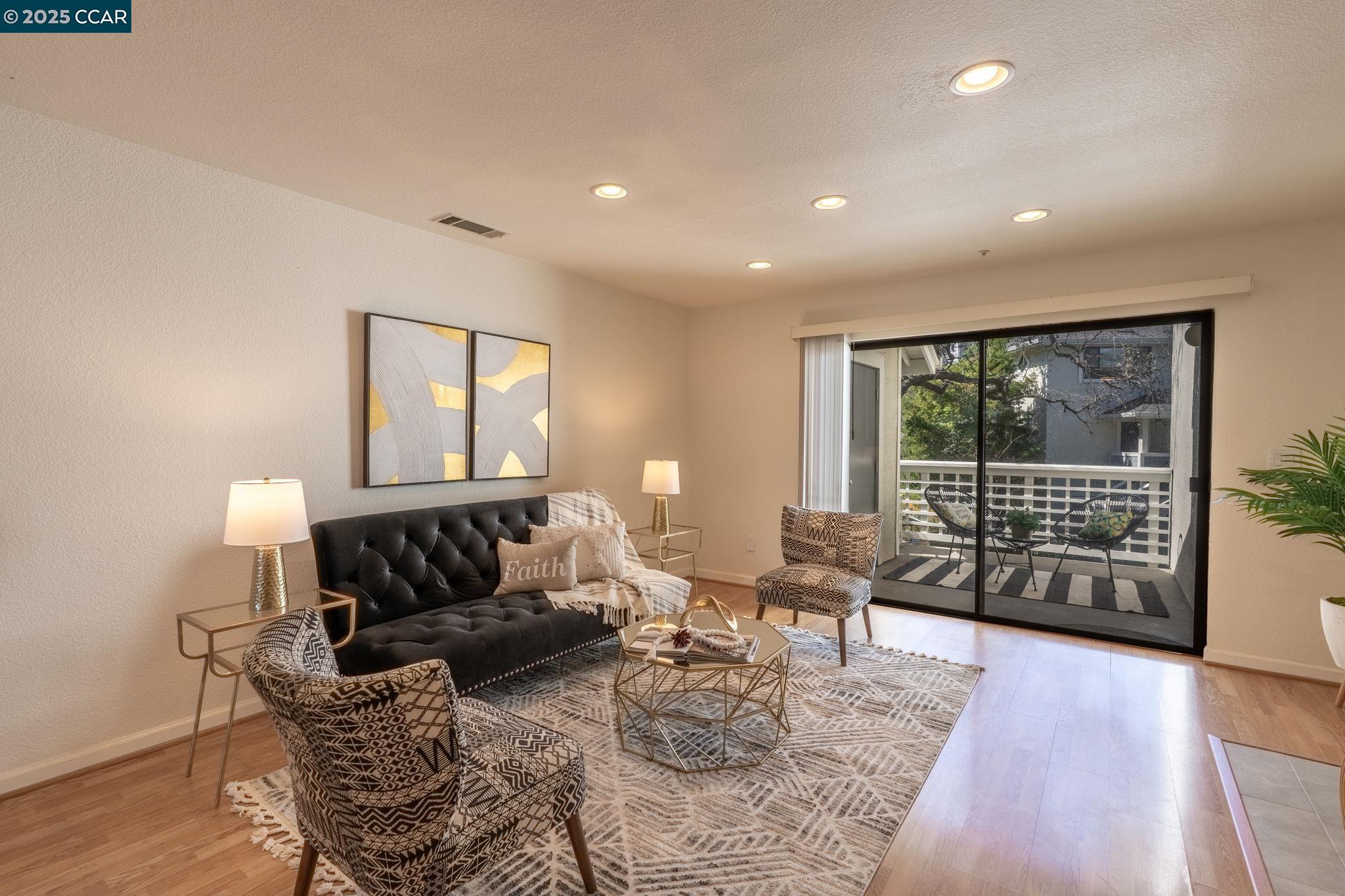 Photo #6: 41088843 Listing 