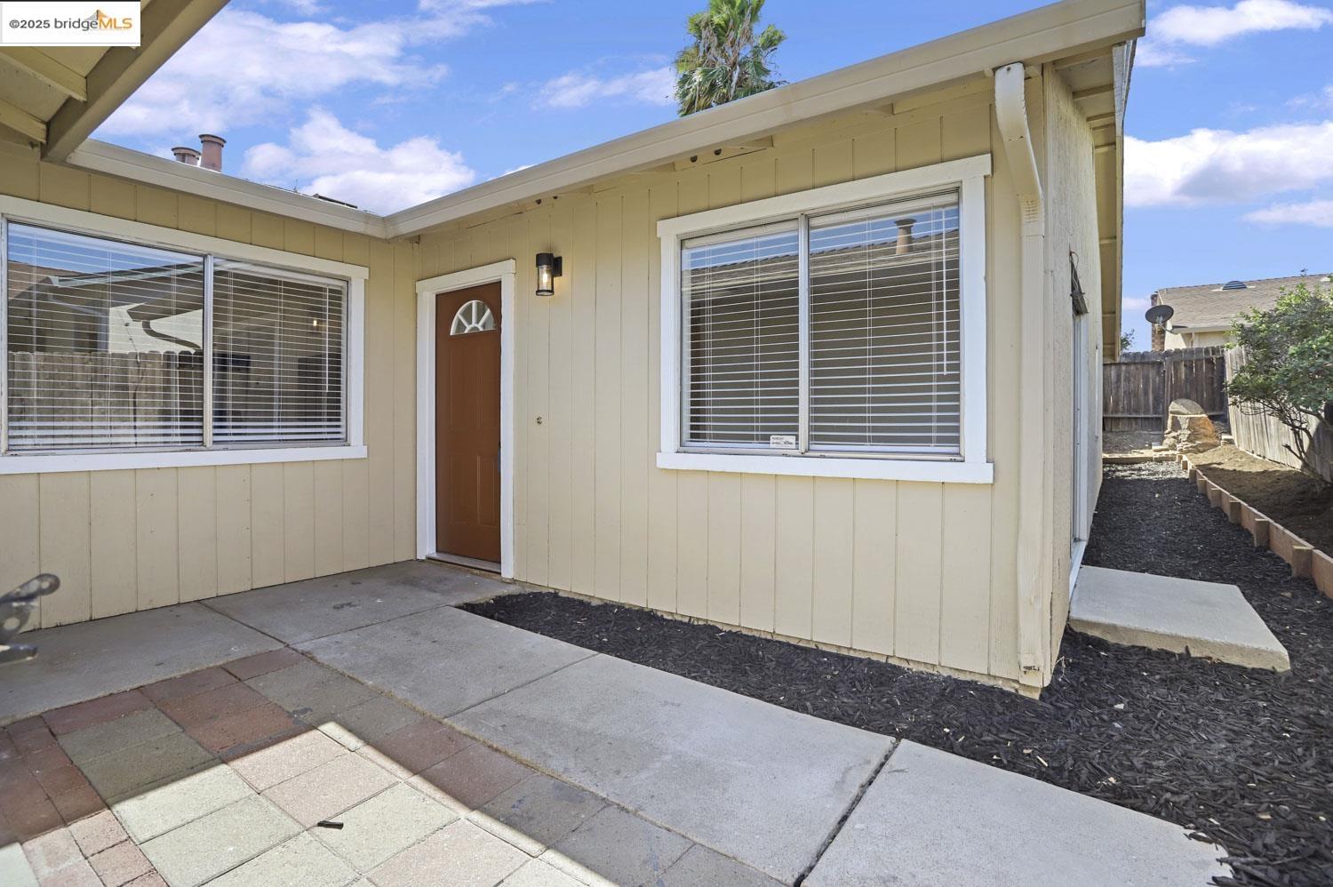 Detail Gallery Image 1 of 1 For 1727 Linden Way, Antioch,  CA 94509 - 3 Beds | 2 Baths