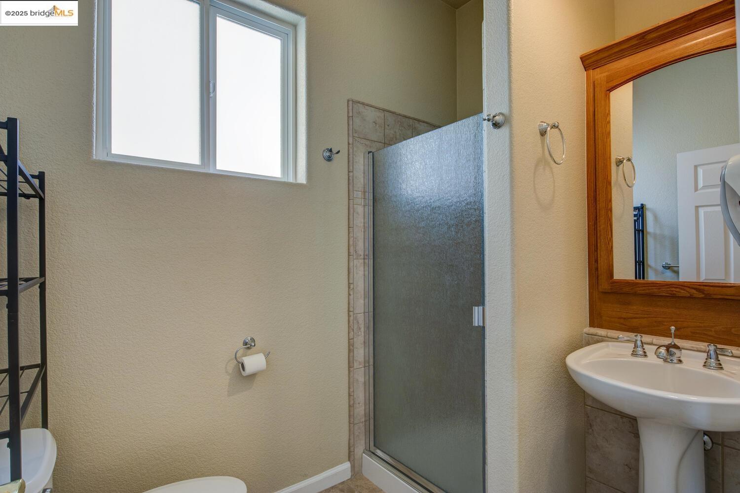Detail Gallery Image 8 of 43 For 8408 Vista Verde Circle, La Grange,  CA 95329 - 2 Beds | 3 Baths