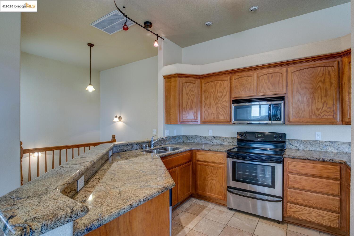 Detail Gallery Image 10 of 43 For 8408 Vista Verde Circle, La Grange,  CA 95329 - 2 Beds | 3 Baths