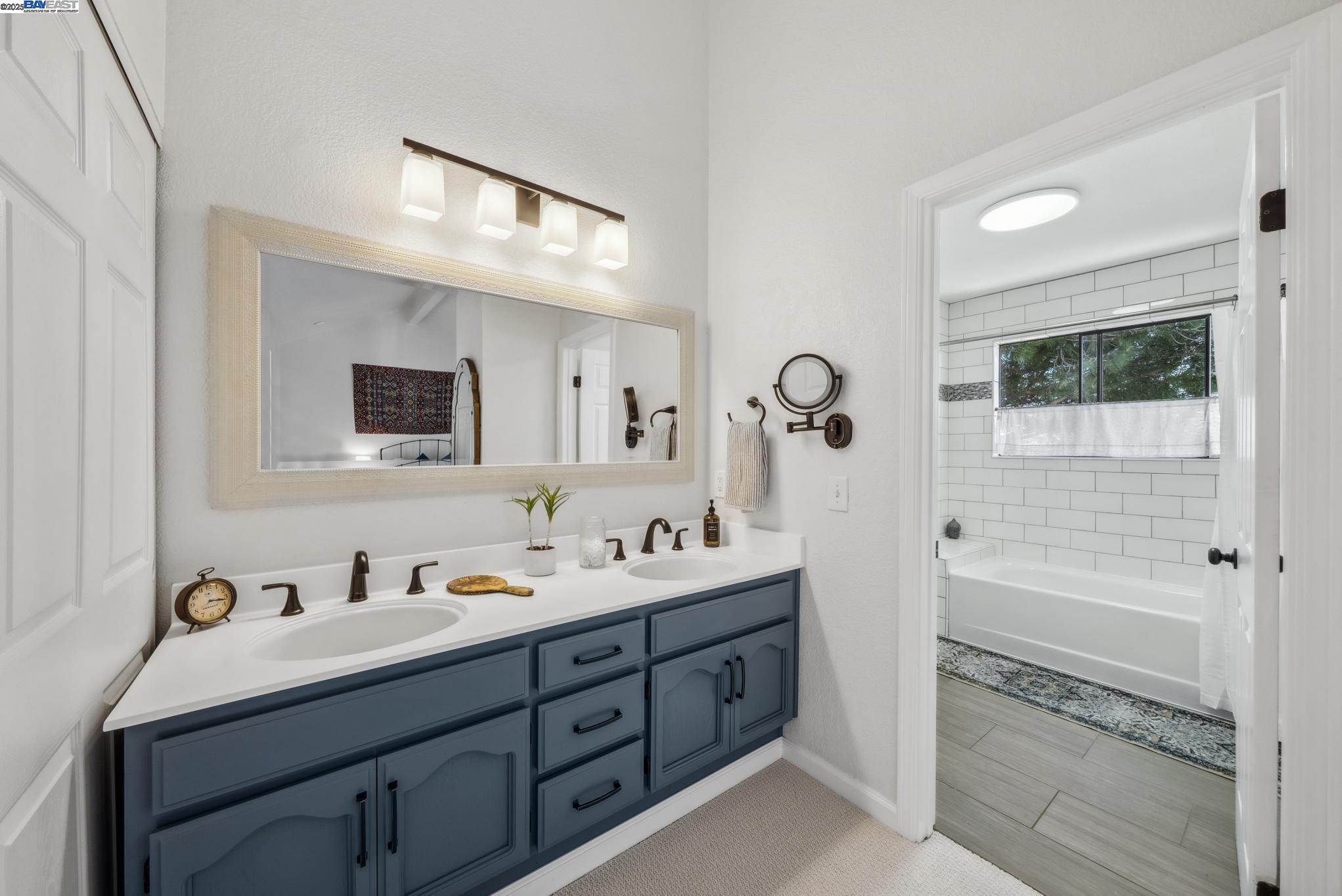 Detail Gallery Image 26 of 60 For 9 Palm Beach Ln, Alameda,  CA 94502 - 3 Beds | 2/1 Baths