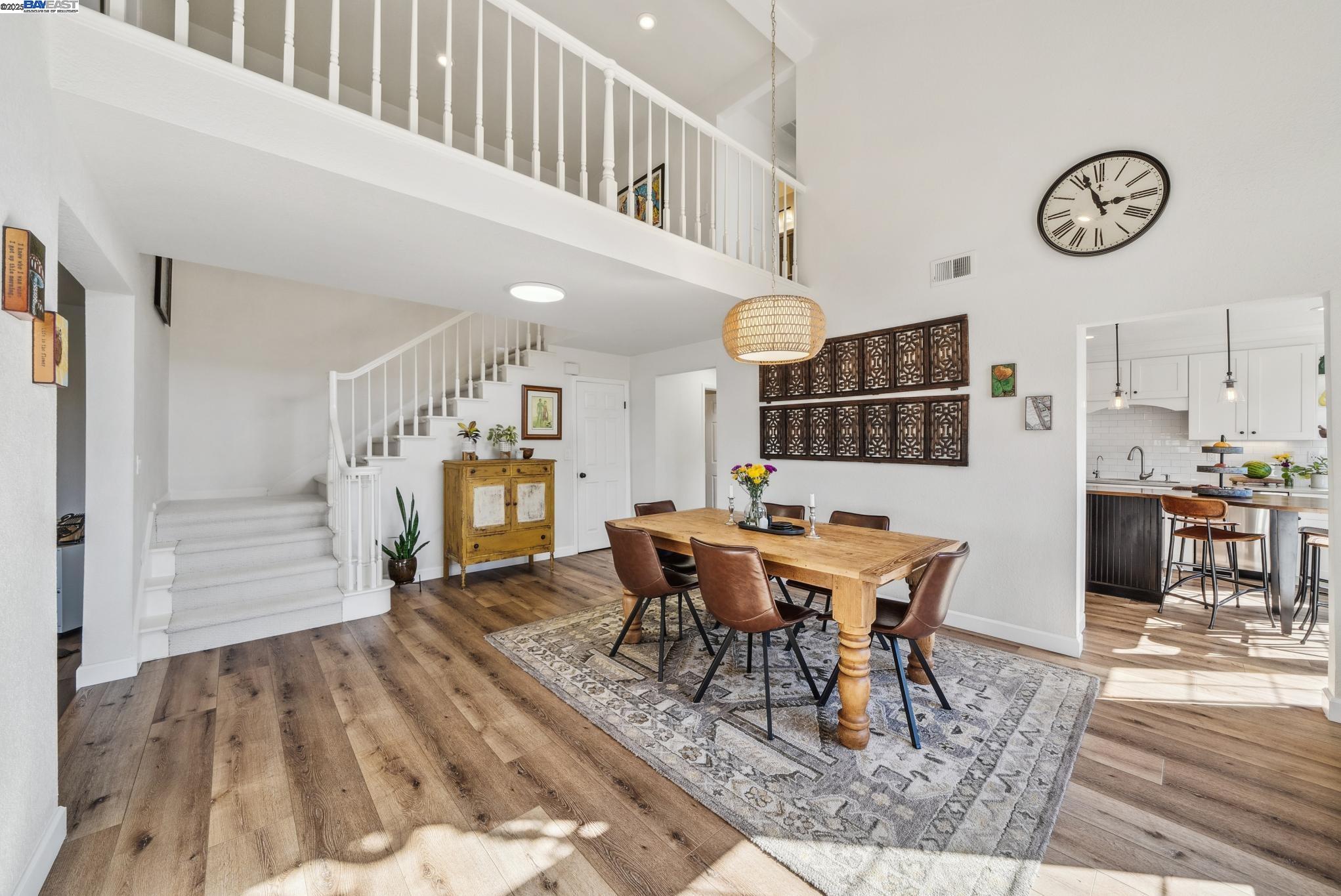 Detail Gallery Image 4 of 60 For 9 Palm Beach Ln, Alameda,  CA 94502 - 3 Beds | 2/1 Baths
