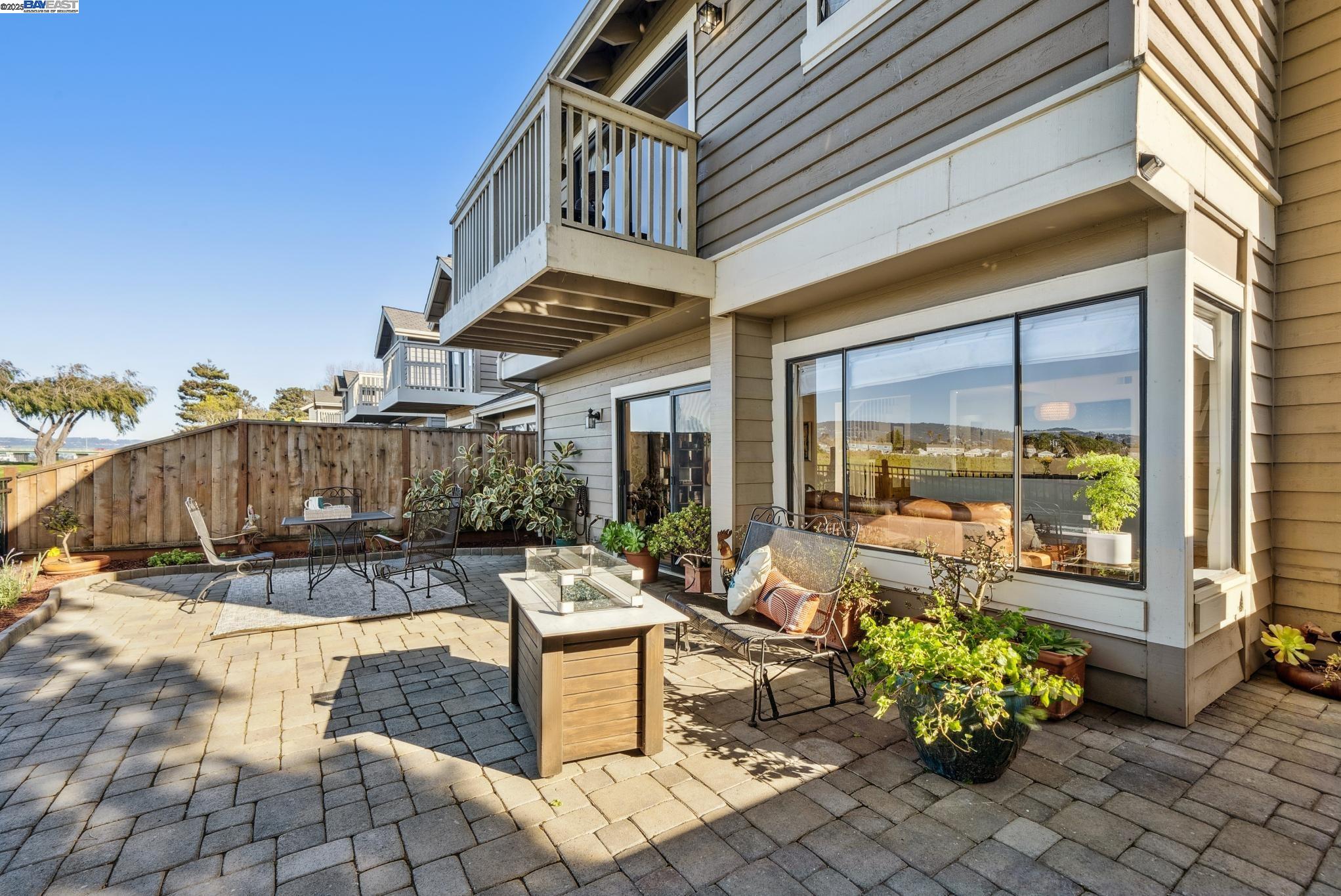 Detail Gallery Image 39 of 60 For 9 Palm Beach Ln, Alameda,  CA 94502 - 3 Beds | 2/1 Baths