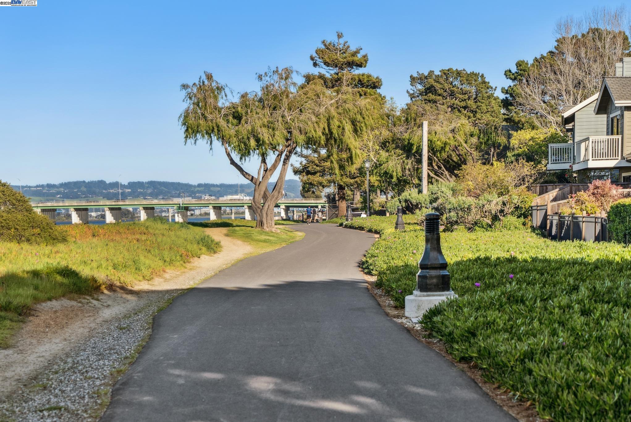 Detail Gallery Image 44 of 60 For 9 Palm Beach Ln, Alameda,  CA 94502 - 3 Beds | 2/1 Baths