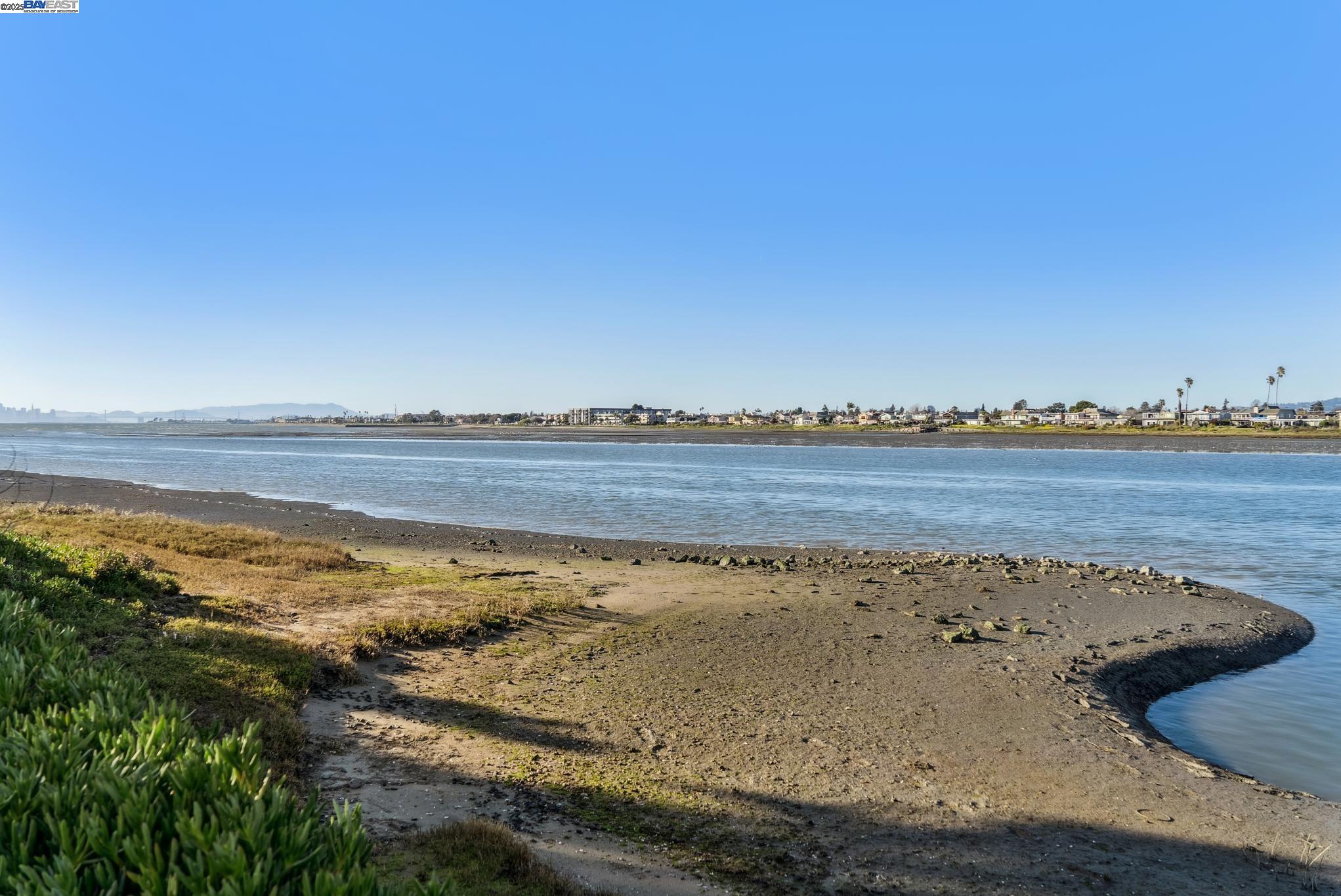 Detail Gallery Image 47 of 60 For 9 Palm Beach Ln, Alameda,  CA 94502 - 3 Beds | 2/1 Baths