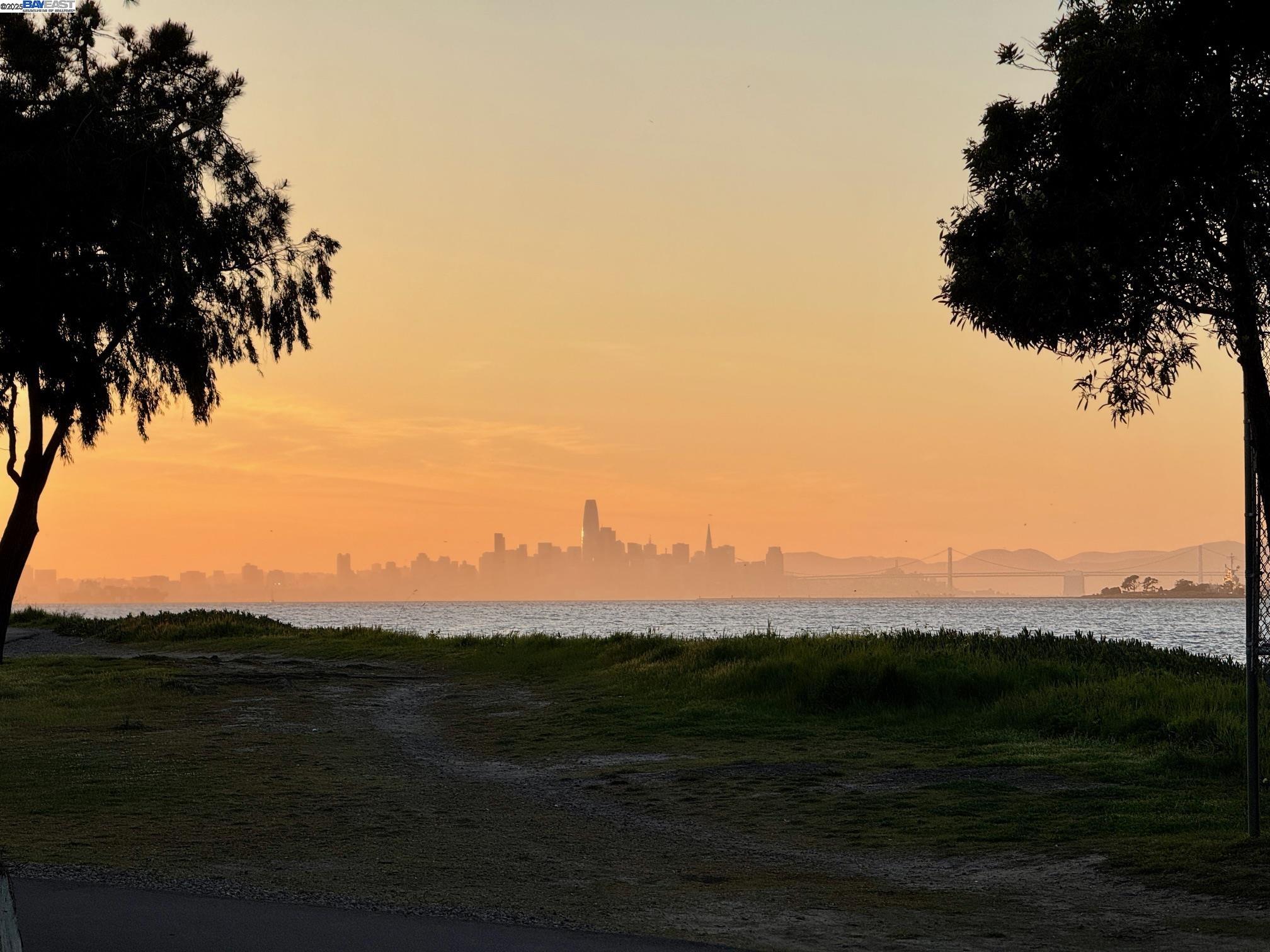 Detail Gallery Image 55 of 60 For 9 Palm Beach Ln, Alameda,  CA 94502 - 3 Beds | 2/1 Baths