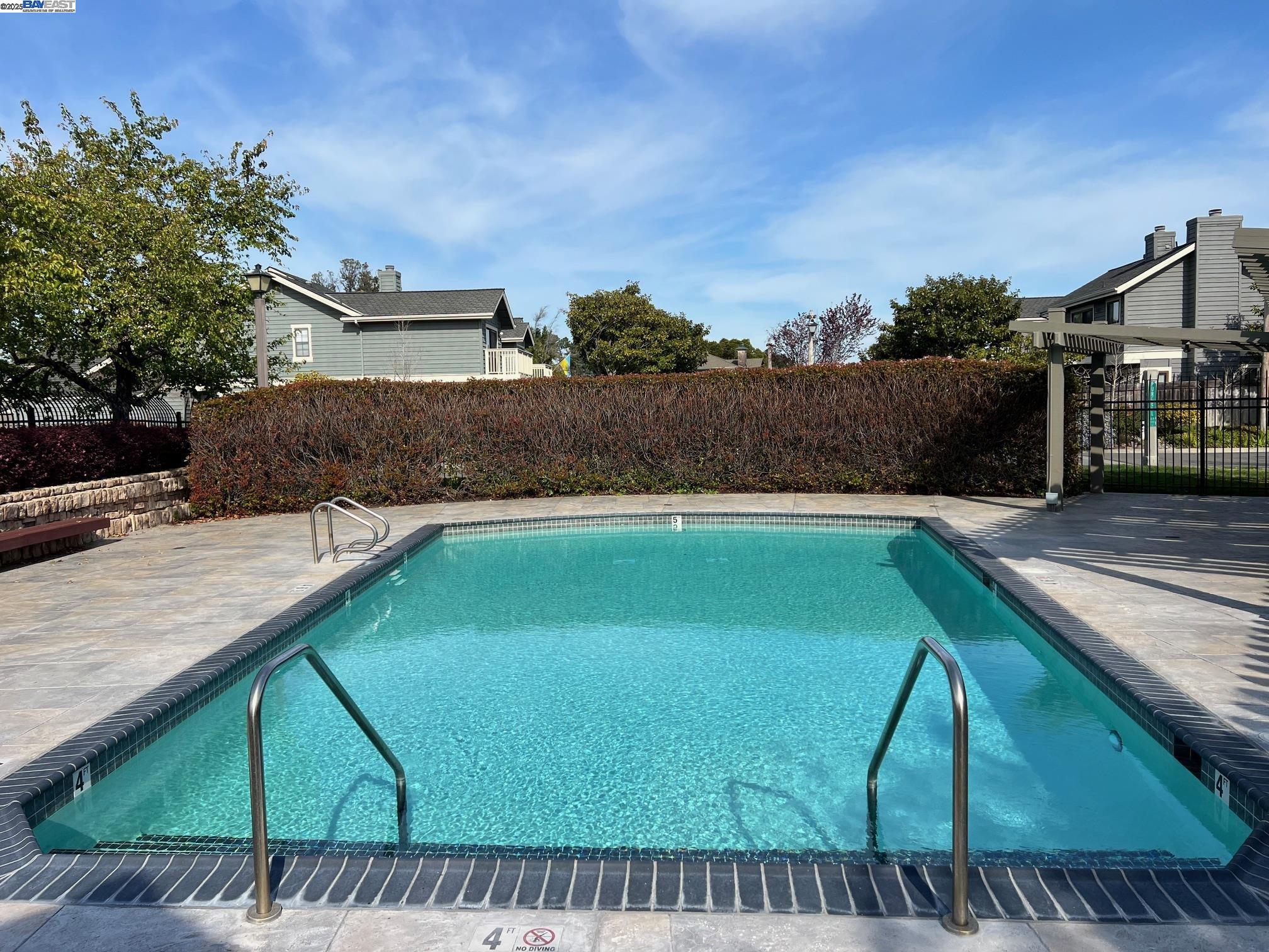 Detail Gallery Image 58 of 60 For 9 Palm Beach Ln, Alameda,  CA 94502 - 3 Beds | 2/1 Baths