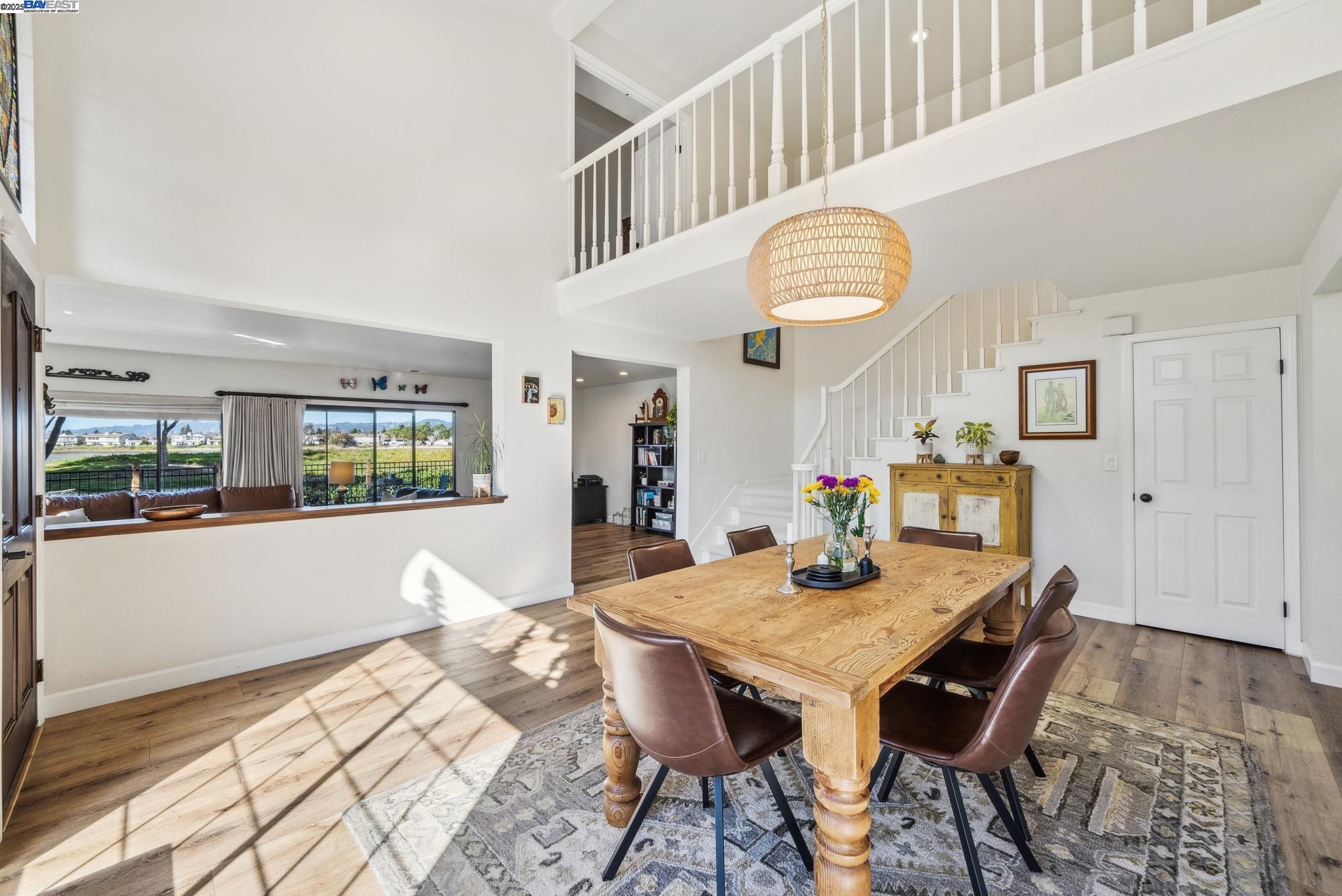 Detail Gallery Image 7 of 60 For 9 Palm Beach Ln, Alameda,  CA 94502 - 3 Beds | 2/1 Baths