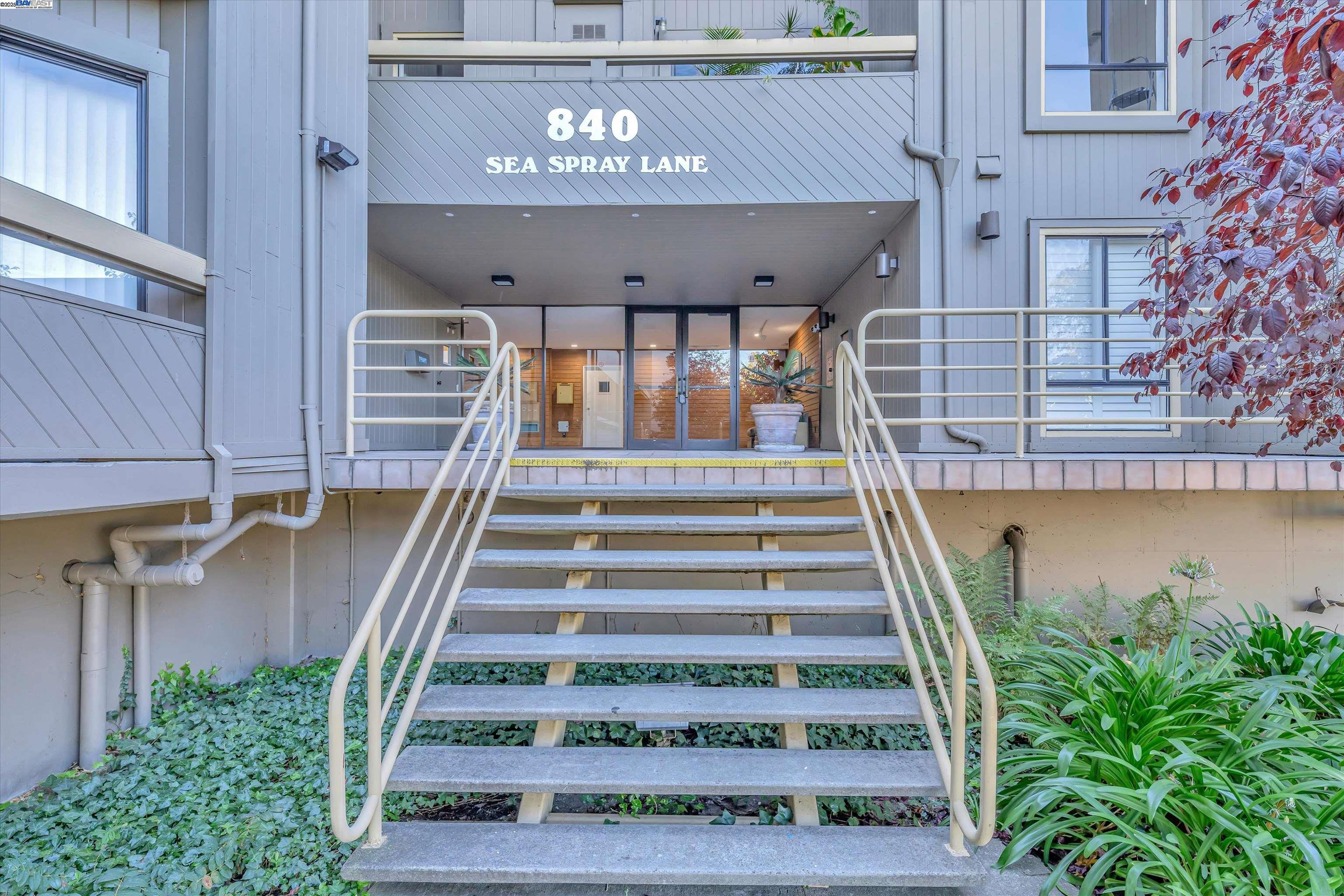 Detail Gallery Image 1 of 1 For 840 Sea Spray Ln #302,  Foster City,  CA 94404 - 3 Beds | 2 Baths