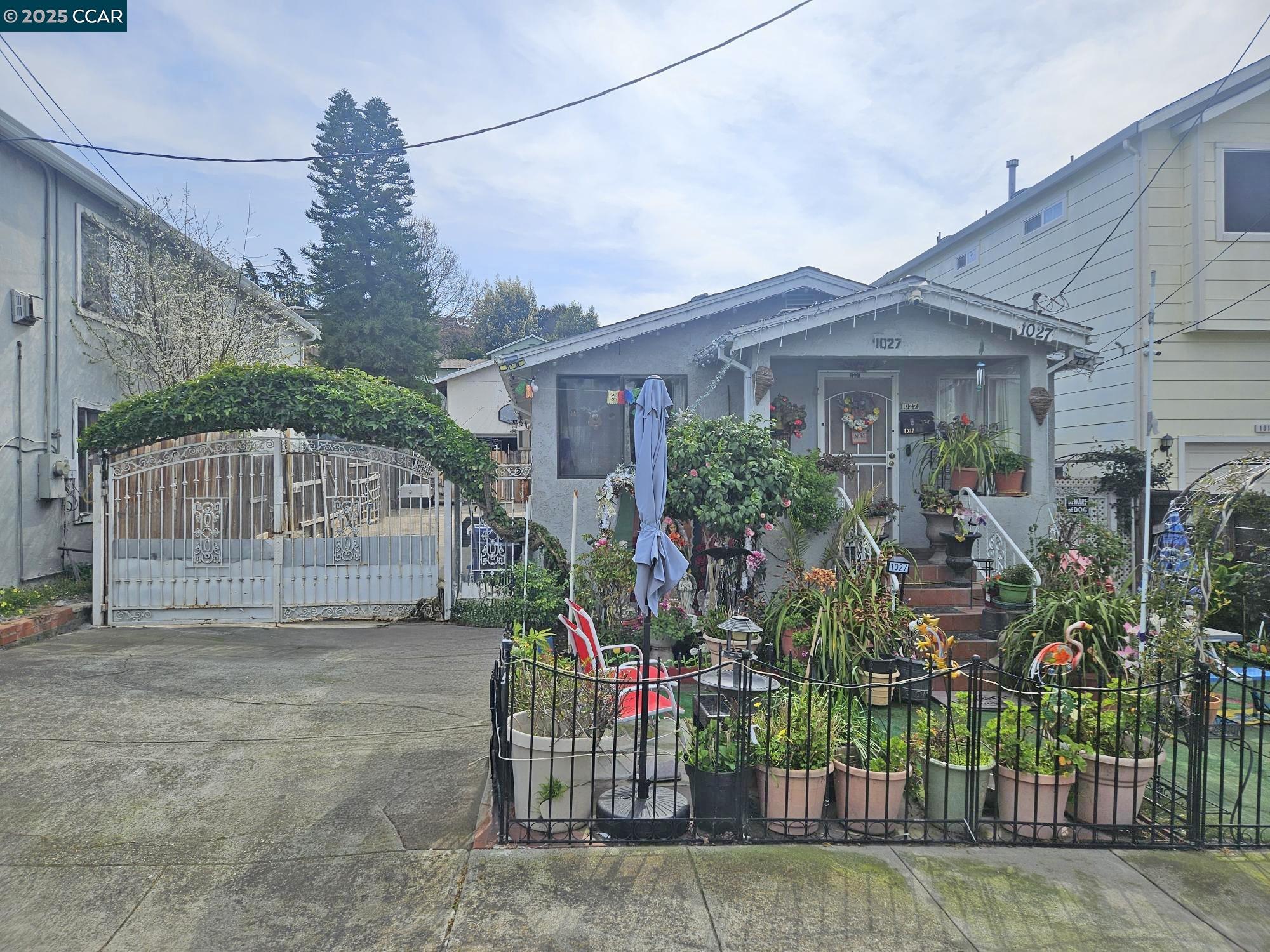 Detail Gallery Image 1 of 5 For 1027 3rd St, Rodeo,  CA 94572 - 2 Beds | 1 Baths