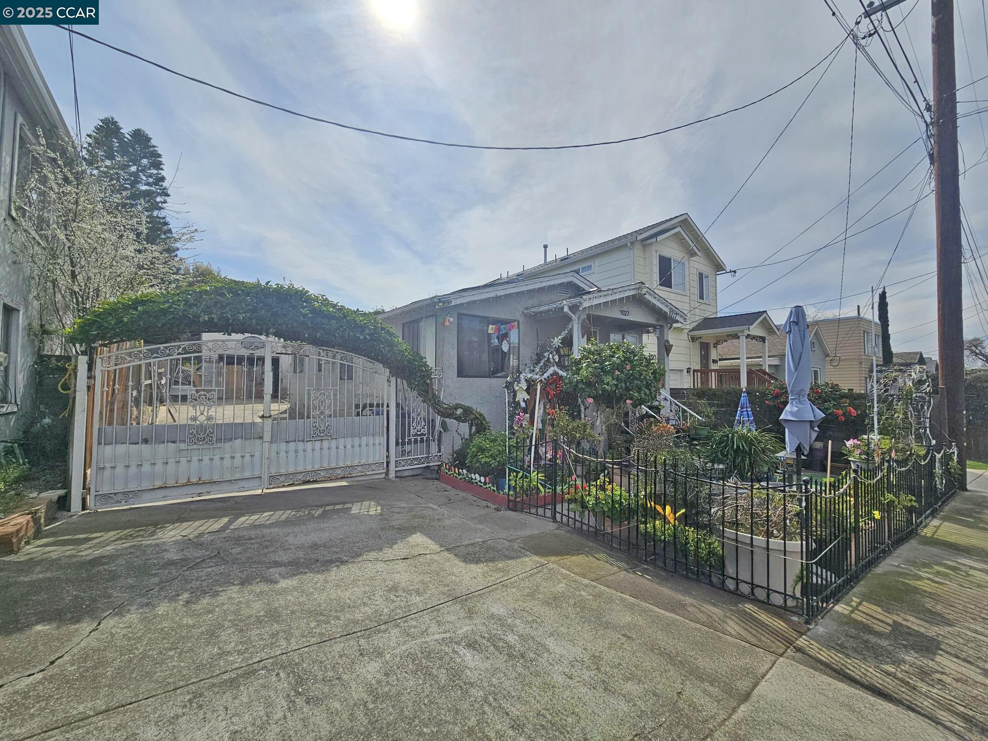 Detail Gallery Image 2 of 5 For 1027 3rd St, Rodeo,  CA 94572 - 2 Beds | 1 Baths