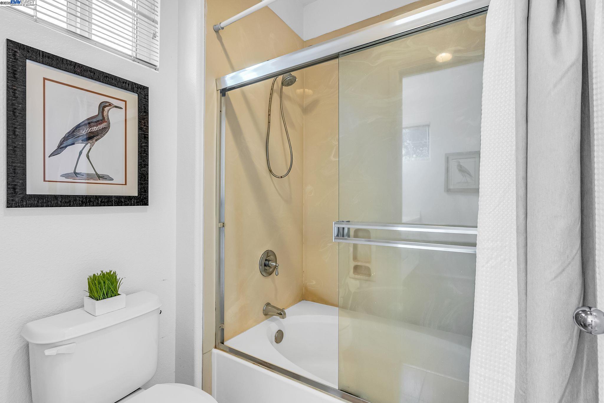 Detail Gallery Image 27 of 36 For 11 Cassia Ct, Pittsburg,  CA 94565 - 4 Beds | 2/1 Baths