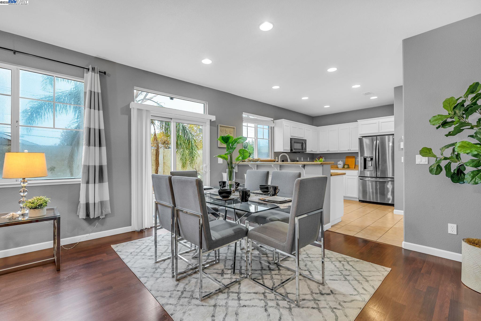 Detail Gallery Image 5 of 36 For 11 Cassia Ct, Pittsburg,  CA 94565 - 4 Beds | 2/1 Baths
