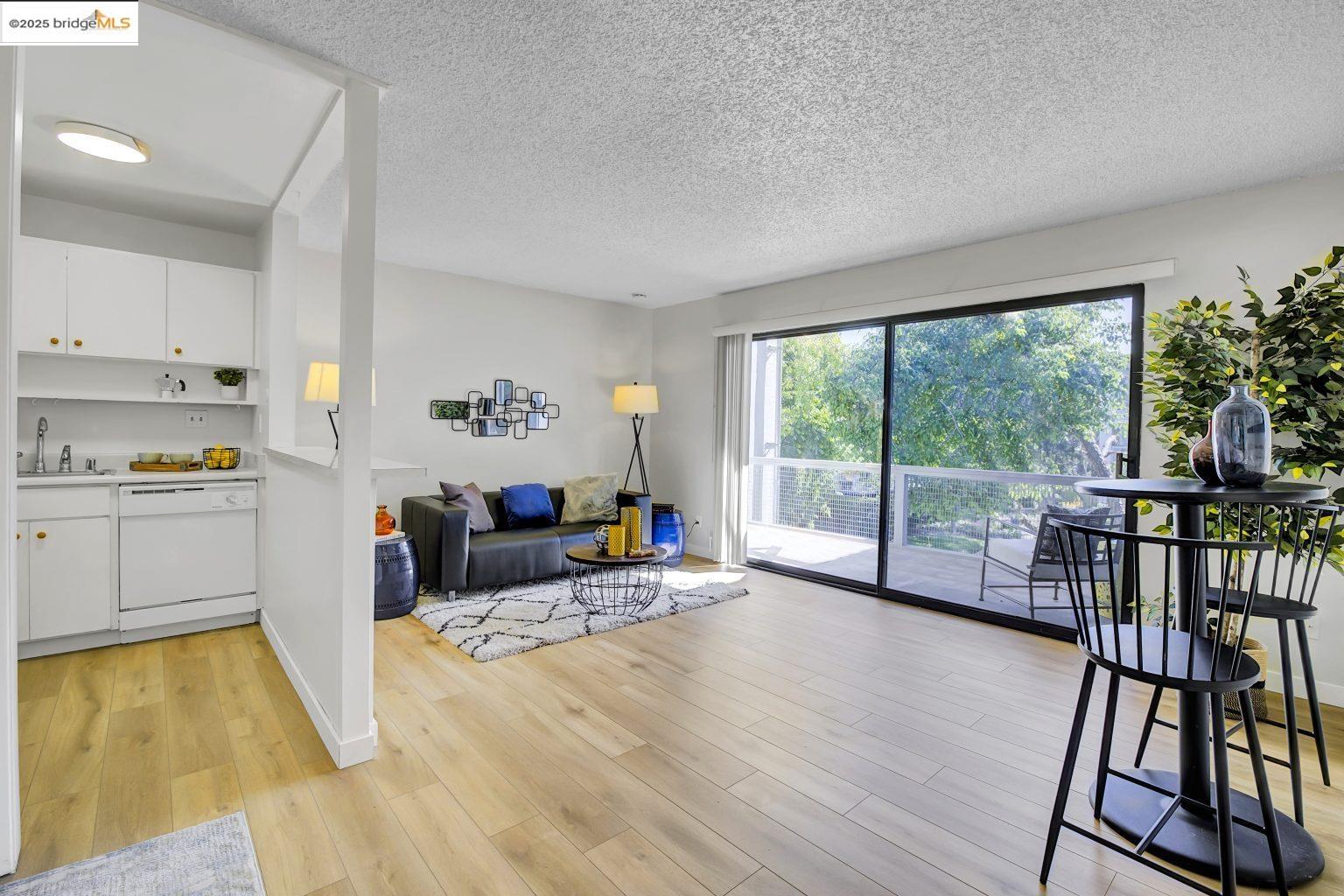 Photo #9: 41088915 Listing: Photo #9